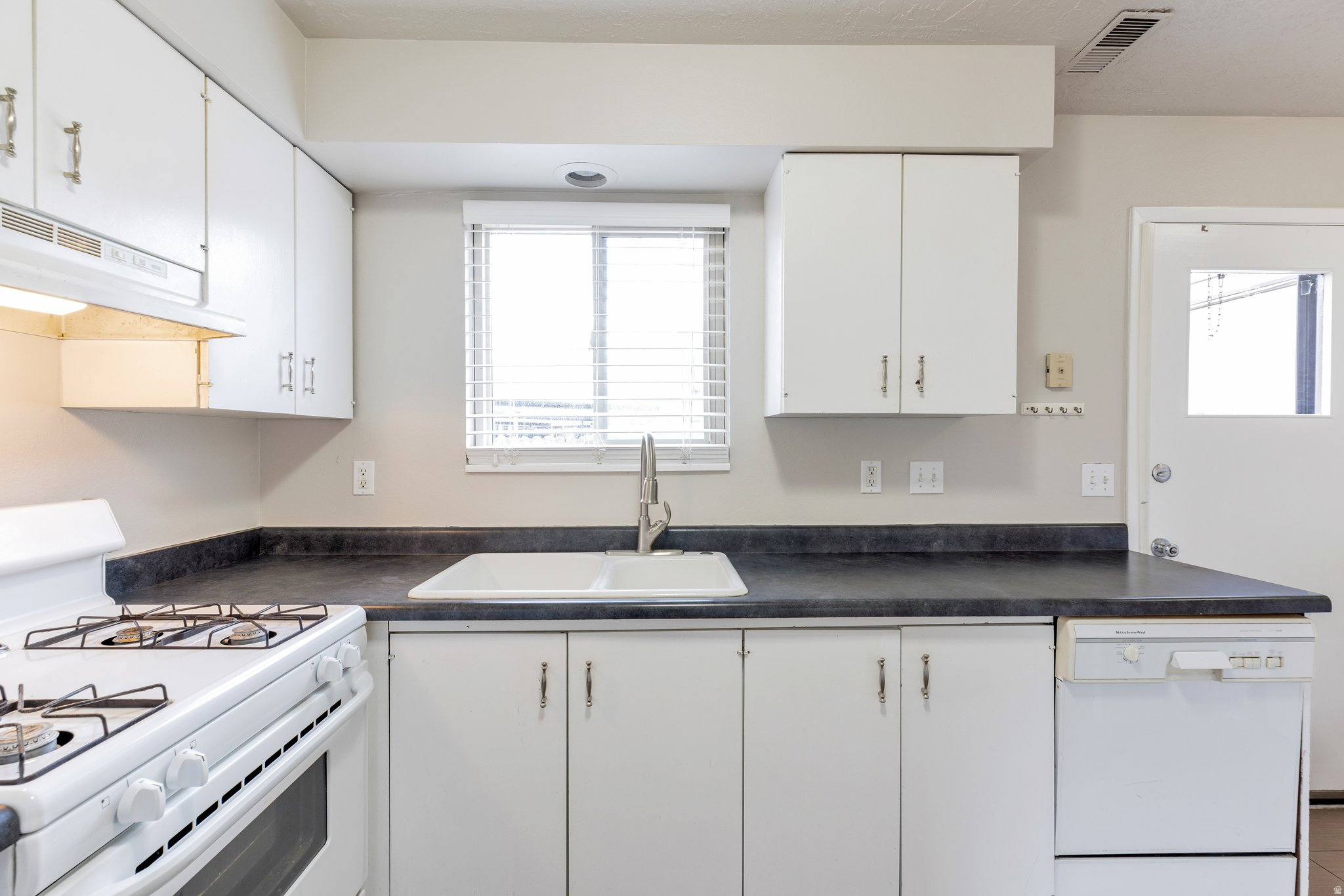 CEDAR SPRINGS - Residential