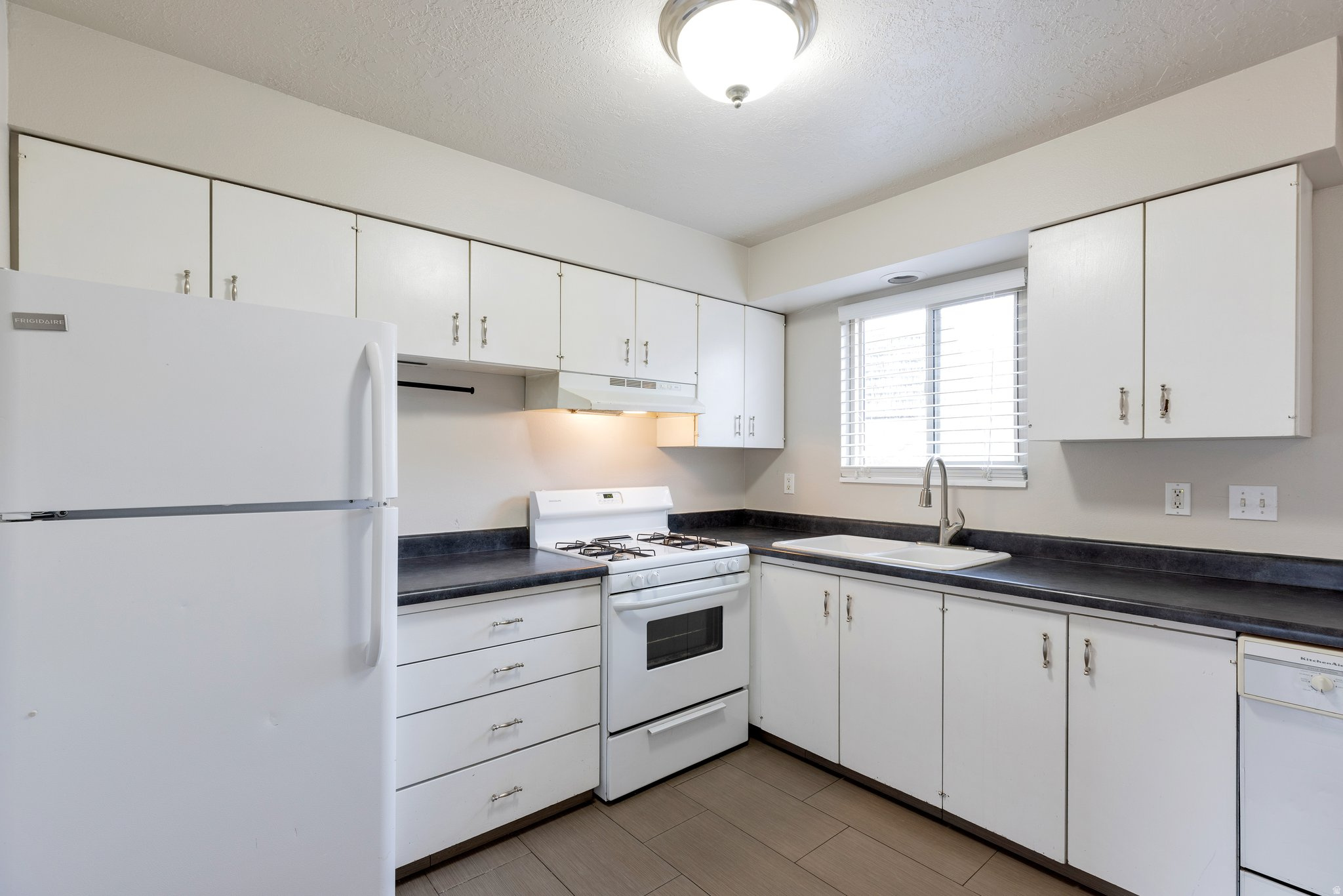 CEDAR SPRINGS - Residential