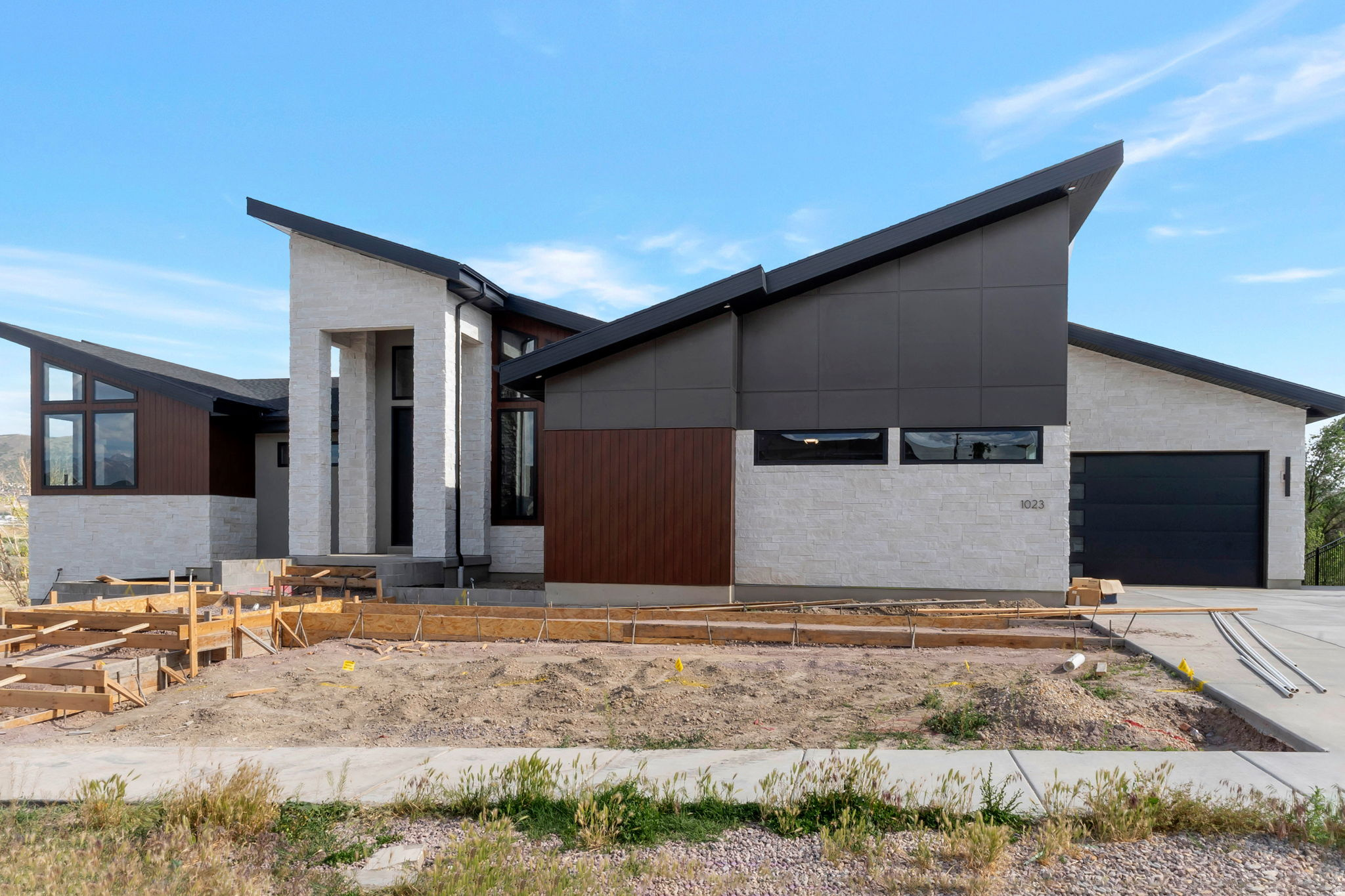 RIVER RIDGE - Residential