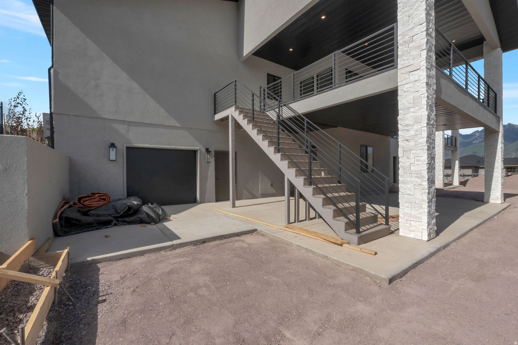 RIVER RIDGE - Residential