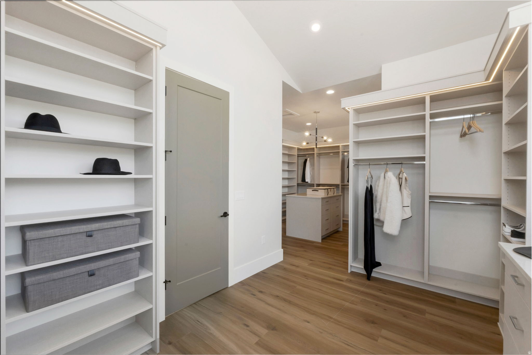 RIVER RIDGE - Residential