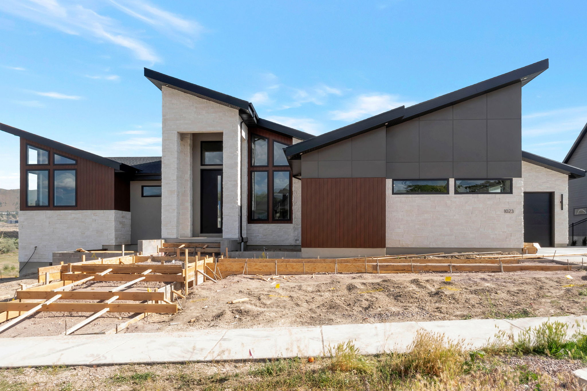 RIVER RIDGE - Residential