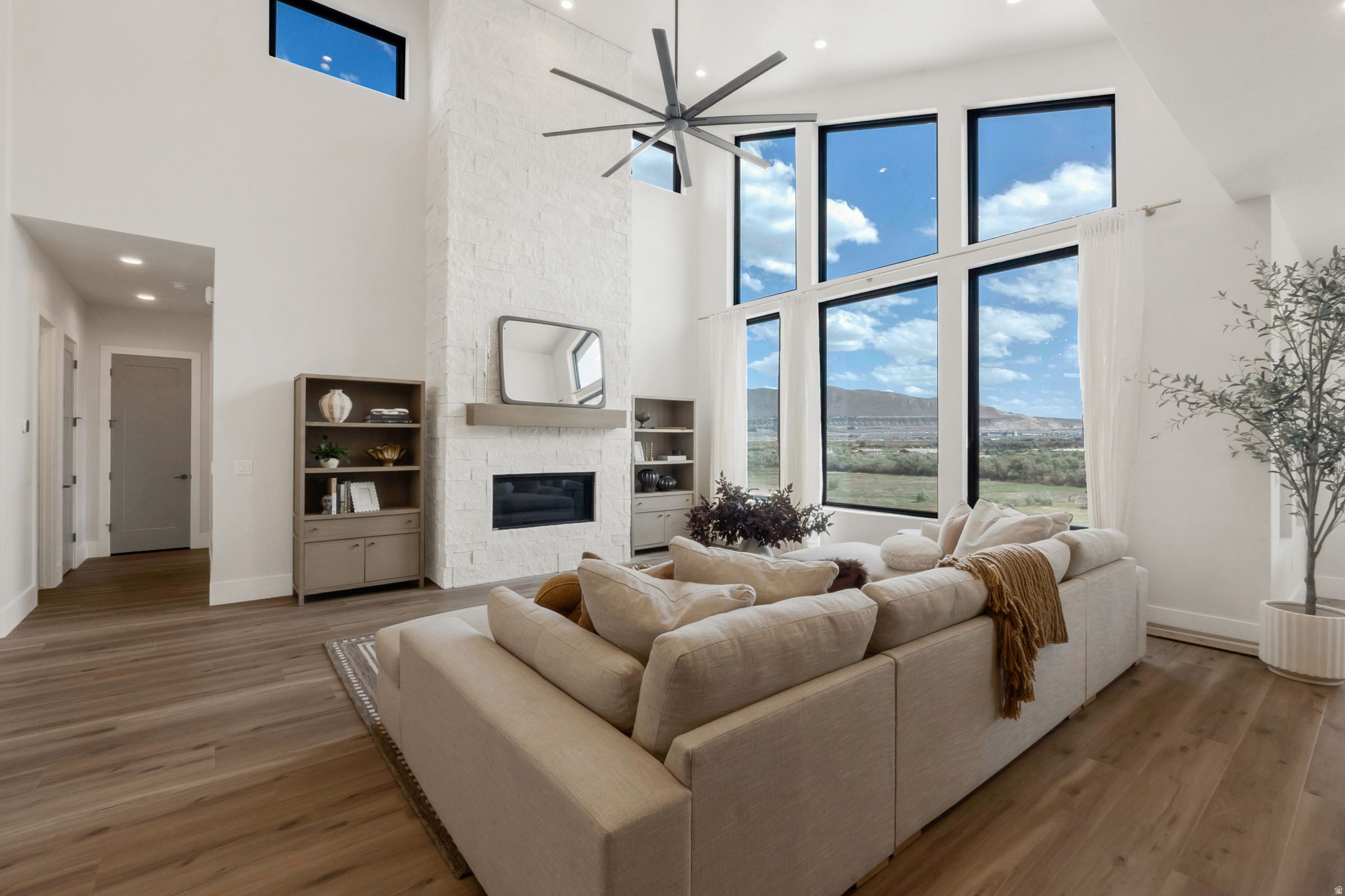 RIVER RIDGE - Residential