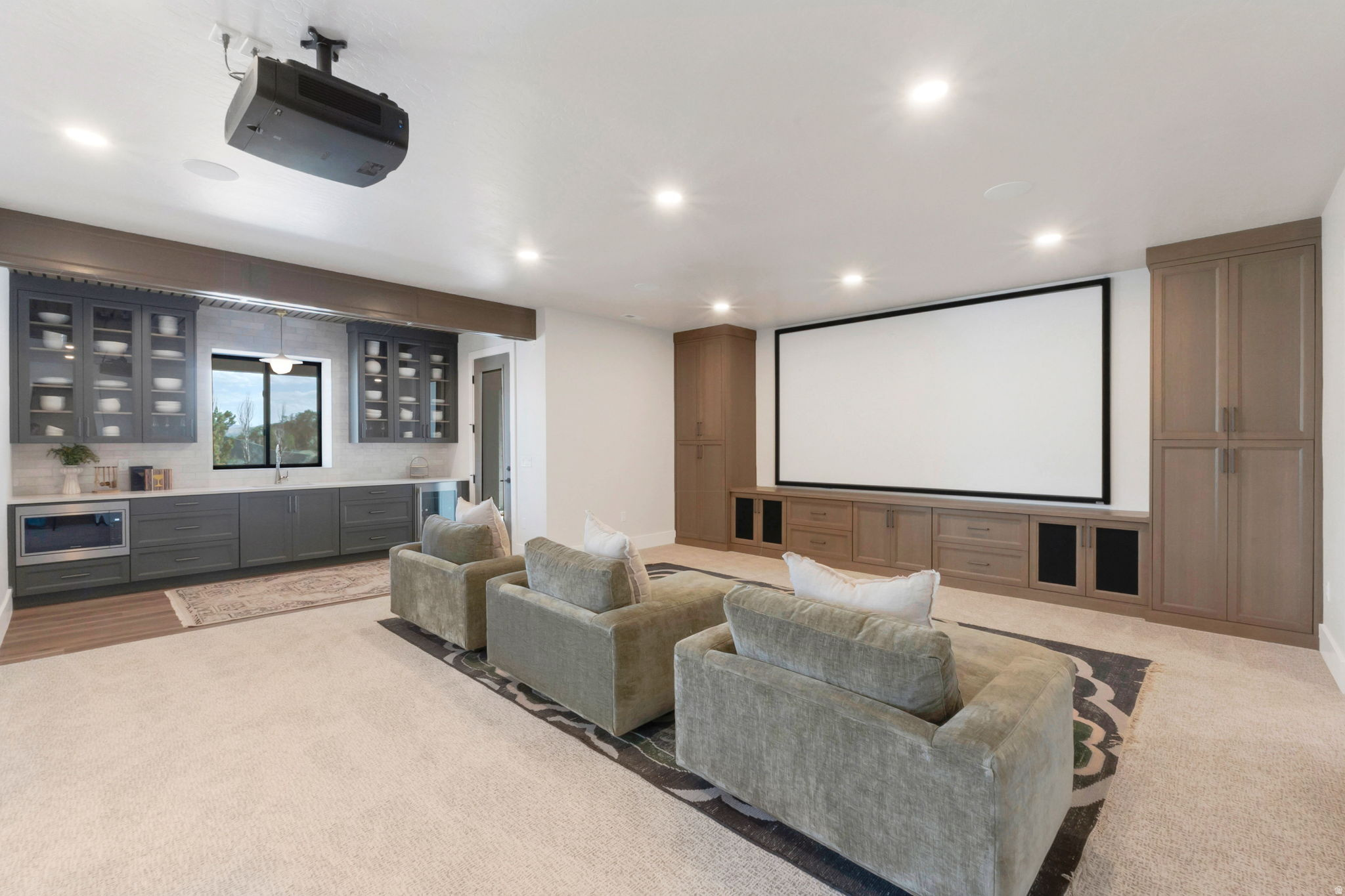RIVER RIDGE - Residential