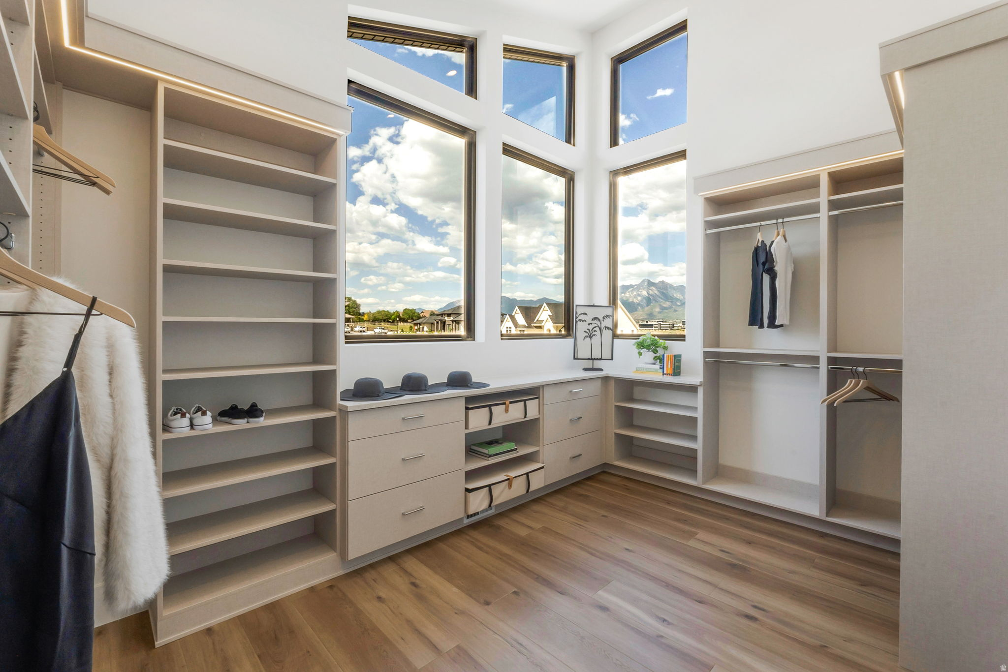 RIVER RIDGE - Residential