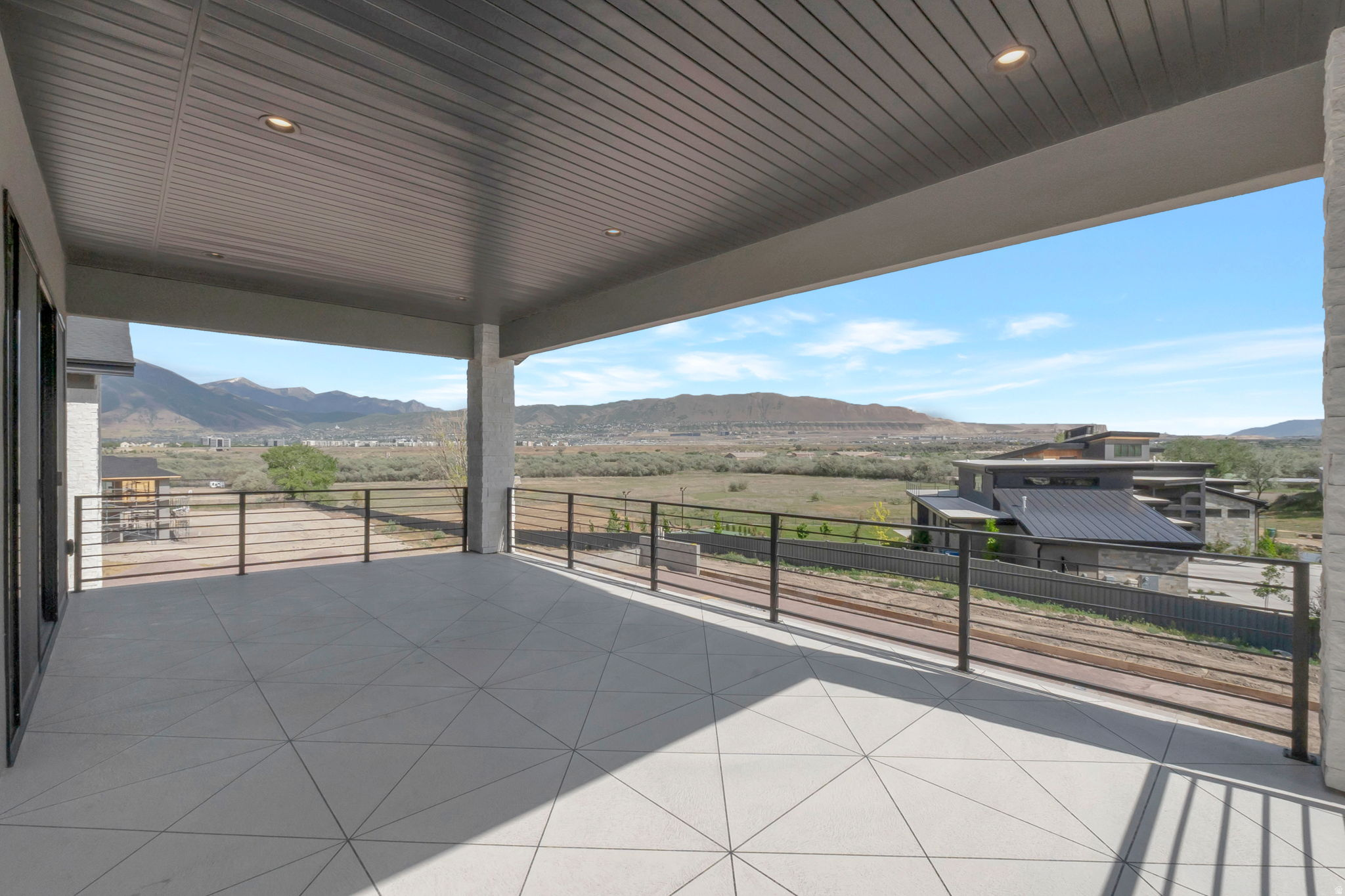 RIVER RIDGE - Residential