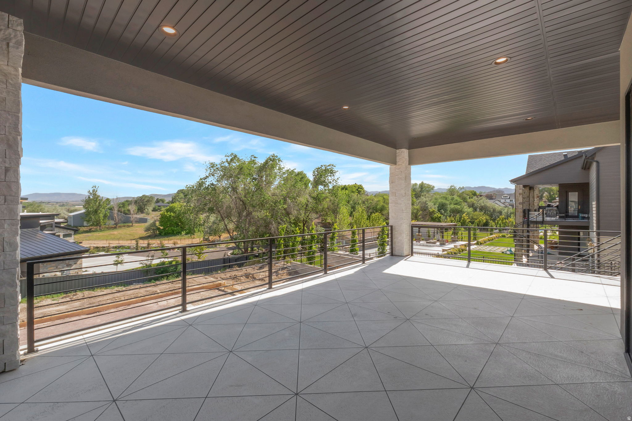 RIVER RIDGE - Residential