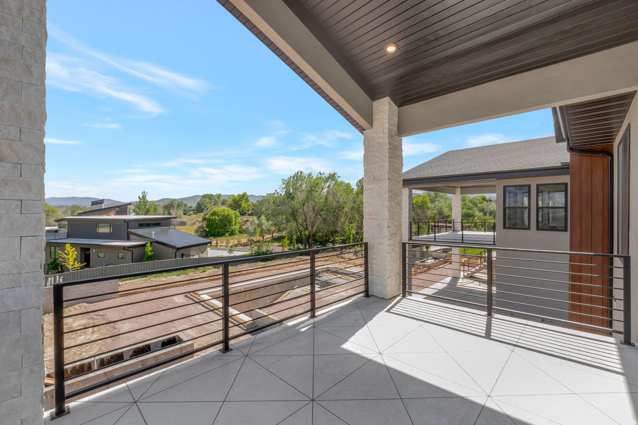 RIVER RIDGE - Residential