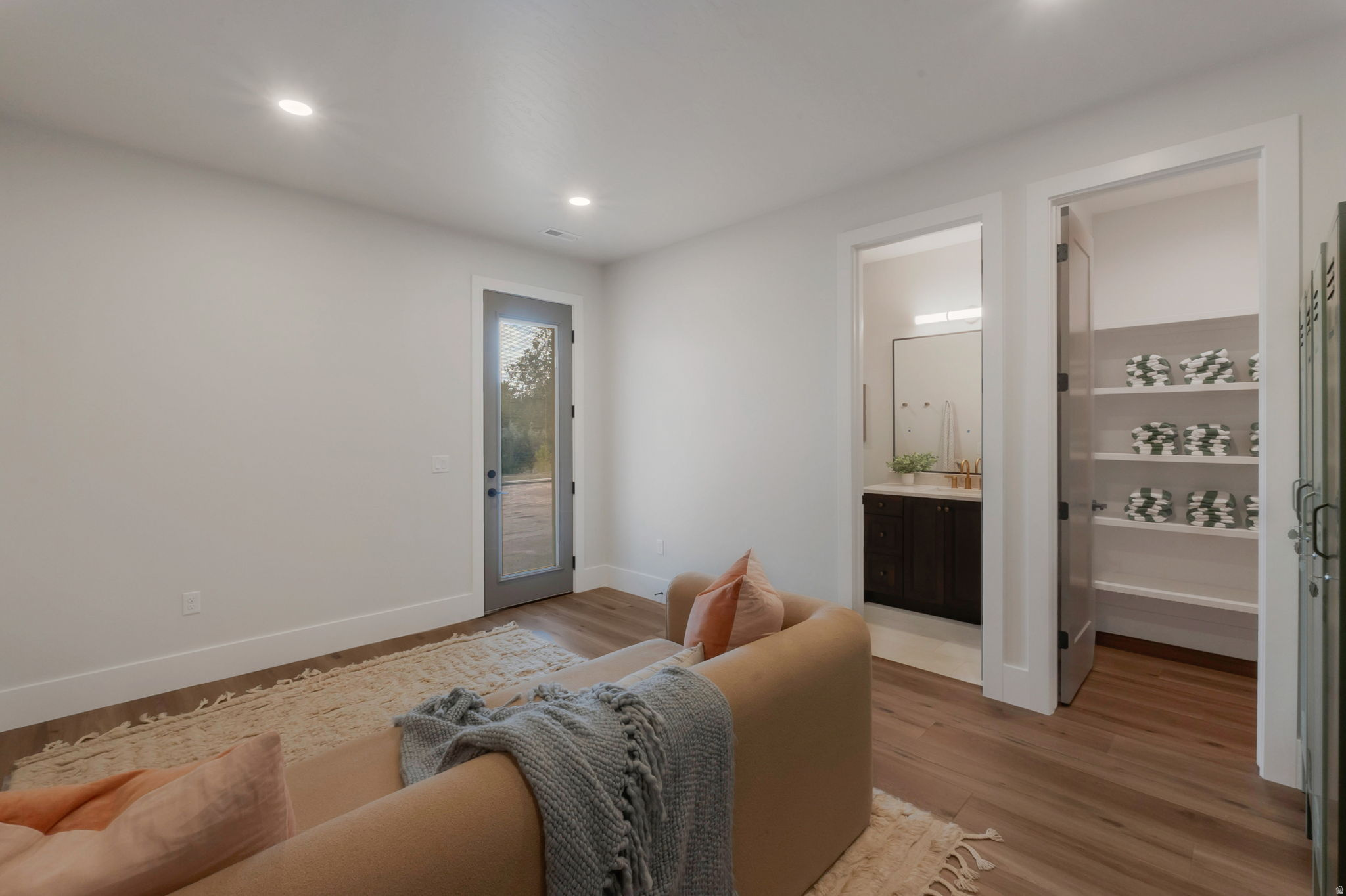 RIVER RIDGE - Residential