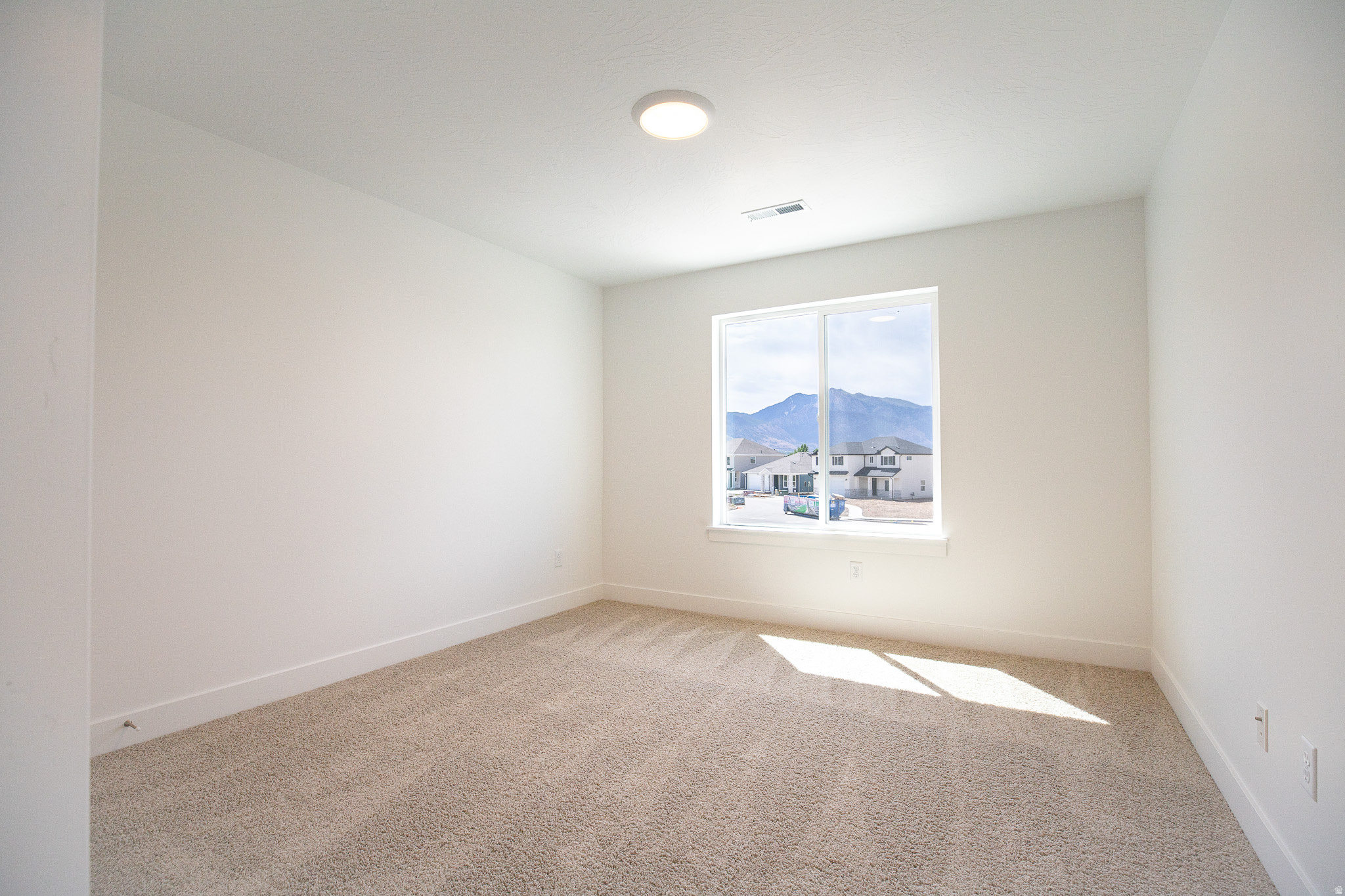 LOMOND HEIGHTS - Residential