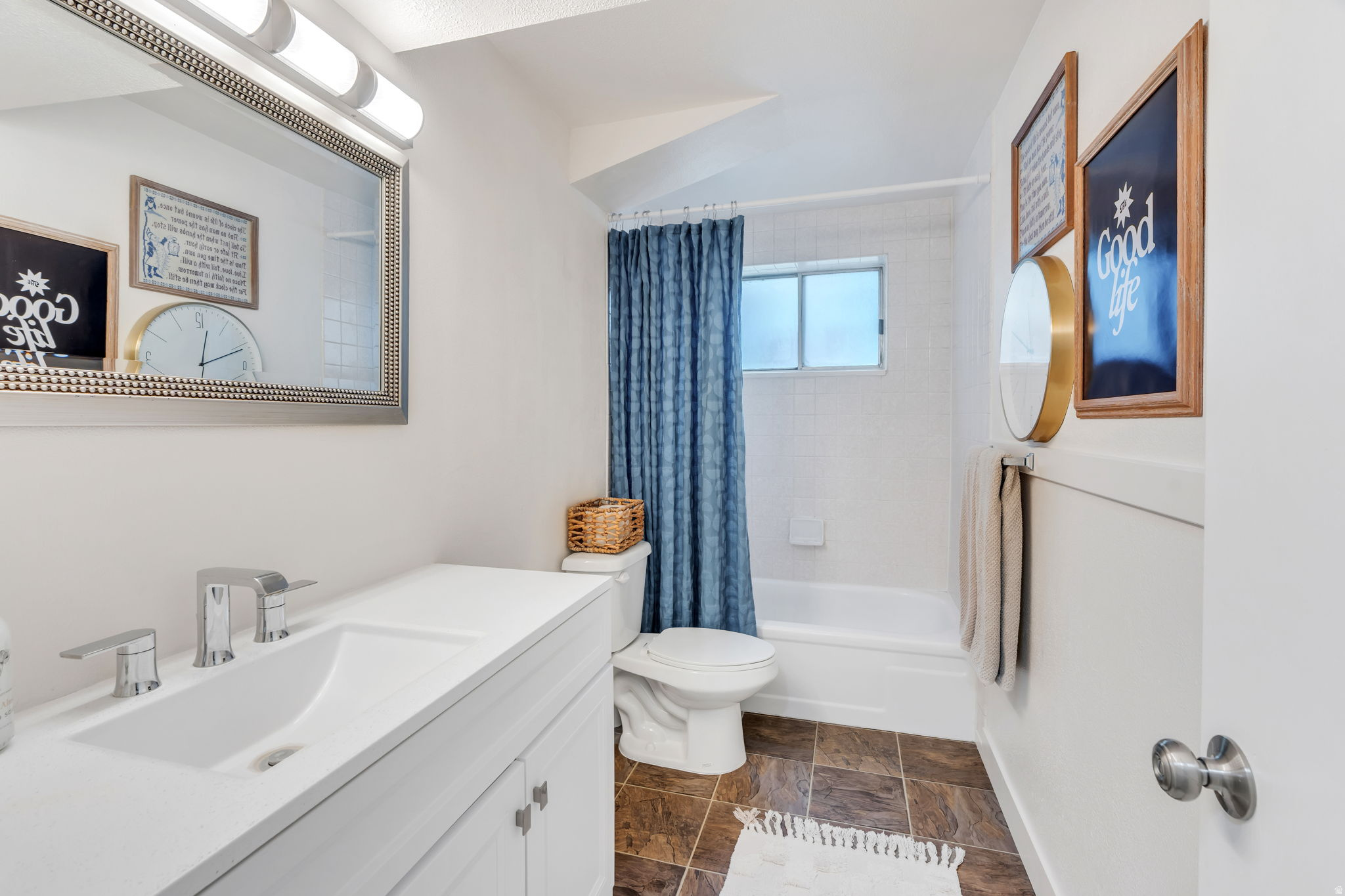 CENTURY ESTATES - Residential
