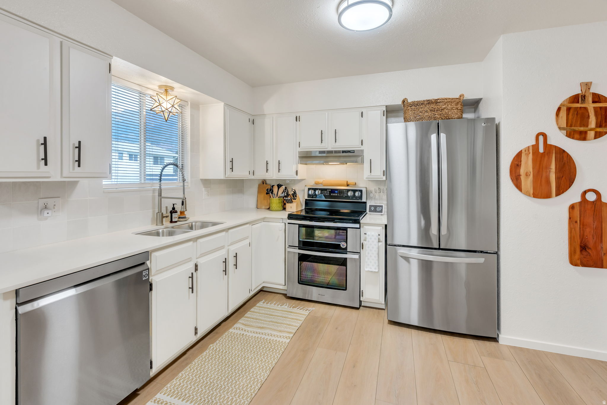 CENTURY ESTATES - Residential