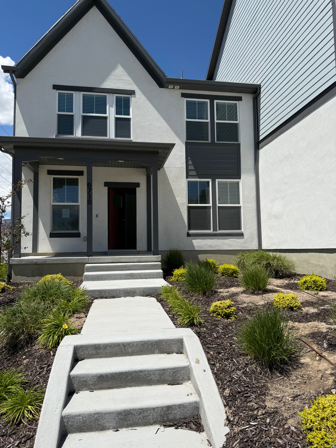 THIS IS AN APPROVED HUD SHORT SELL! Sellers Moved Out of State~Looks Brand New! 3 Bed 3 Bath~Priced Well Below Market~ Hud/Lender  Will Pay Up To 1% of Buyers Closing Costs~24 Hour Open House