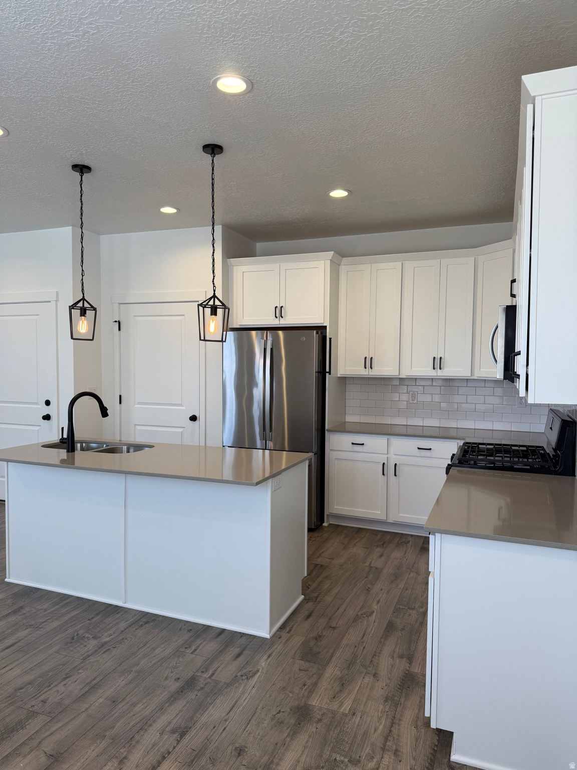 DB VALLEY VIEW TH - Residential