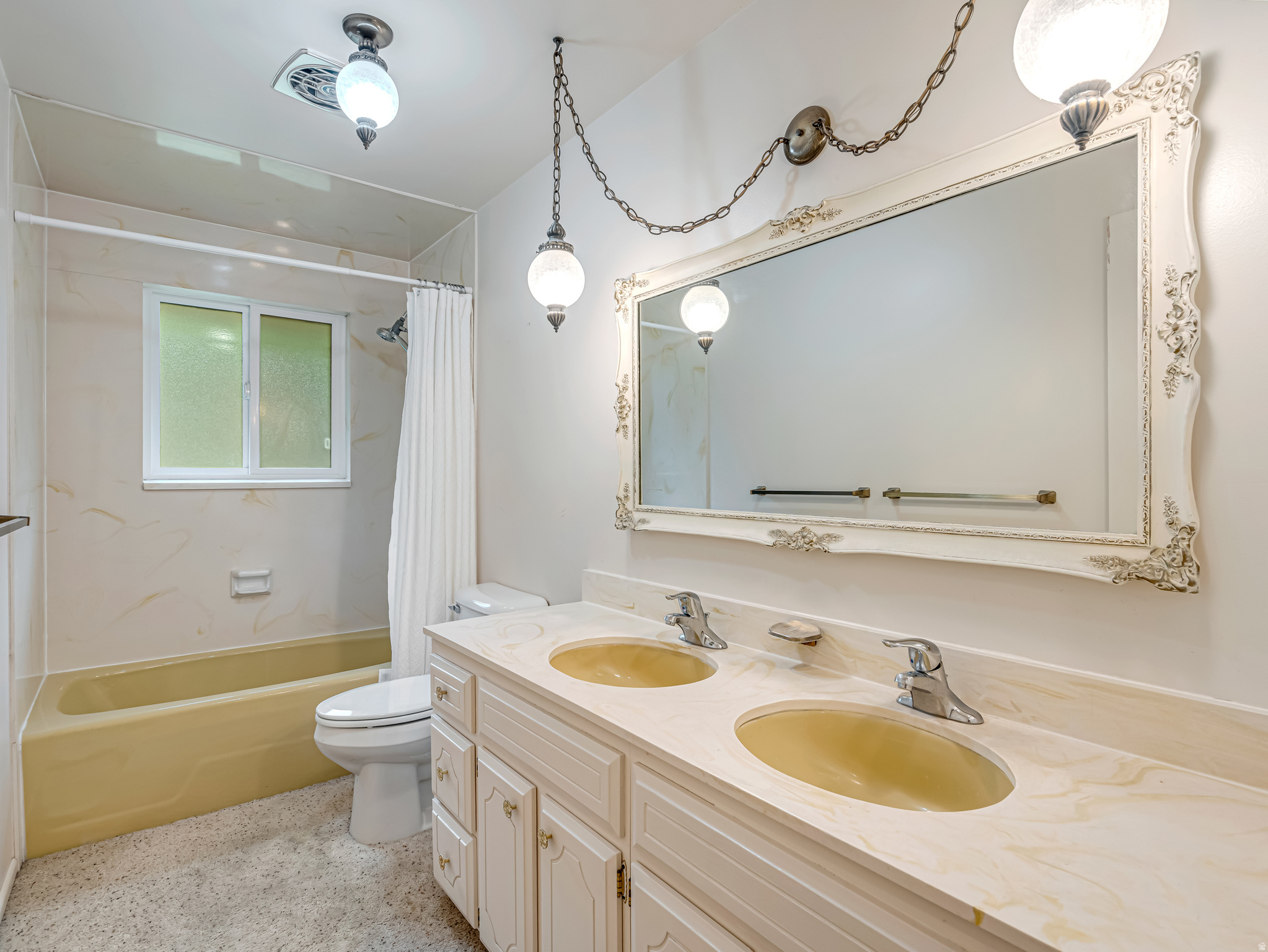 COLONIAL HEIGHTS - Residential