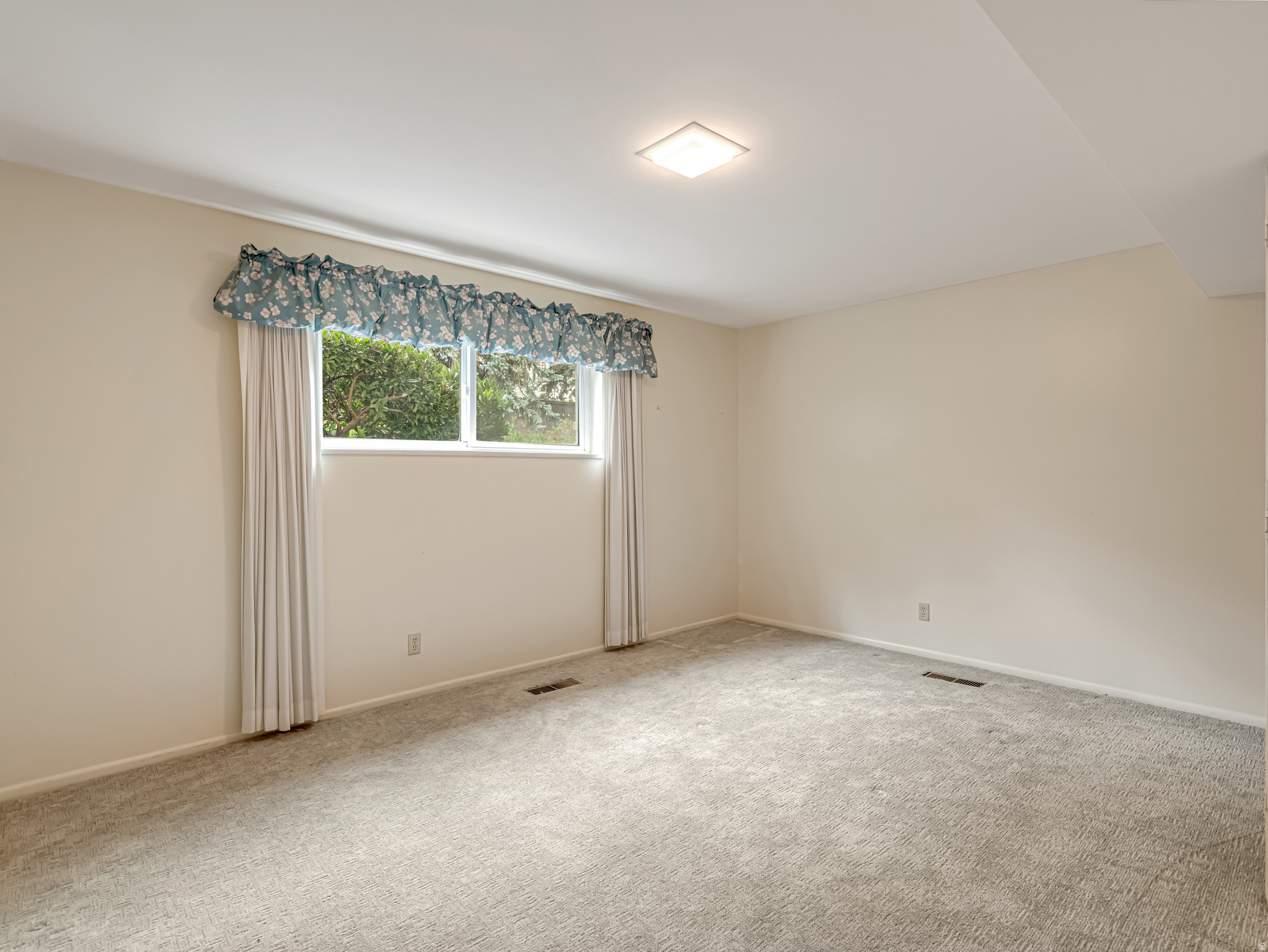 COLONIAL HEIGHTS - Residential
