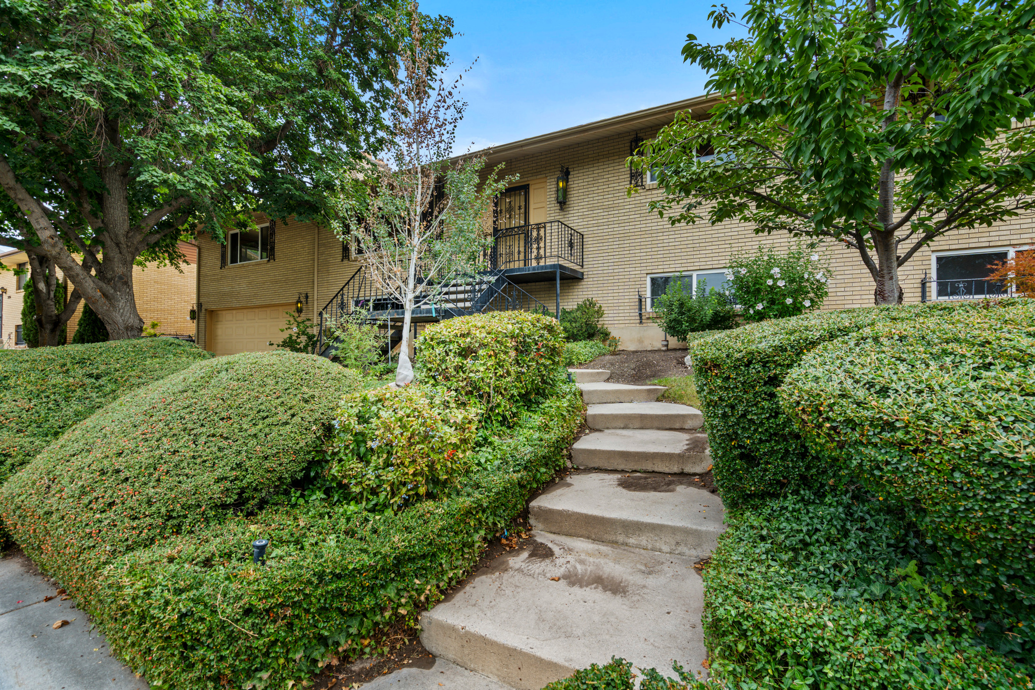 COLONIAL HEIGHTS - Residential