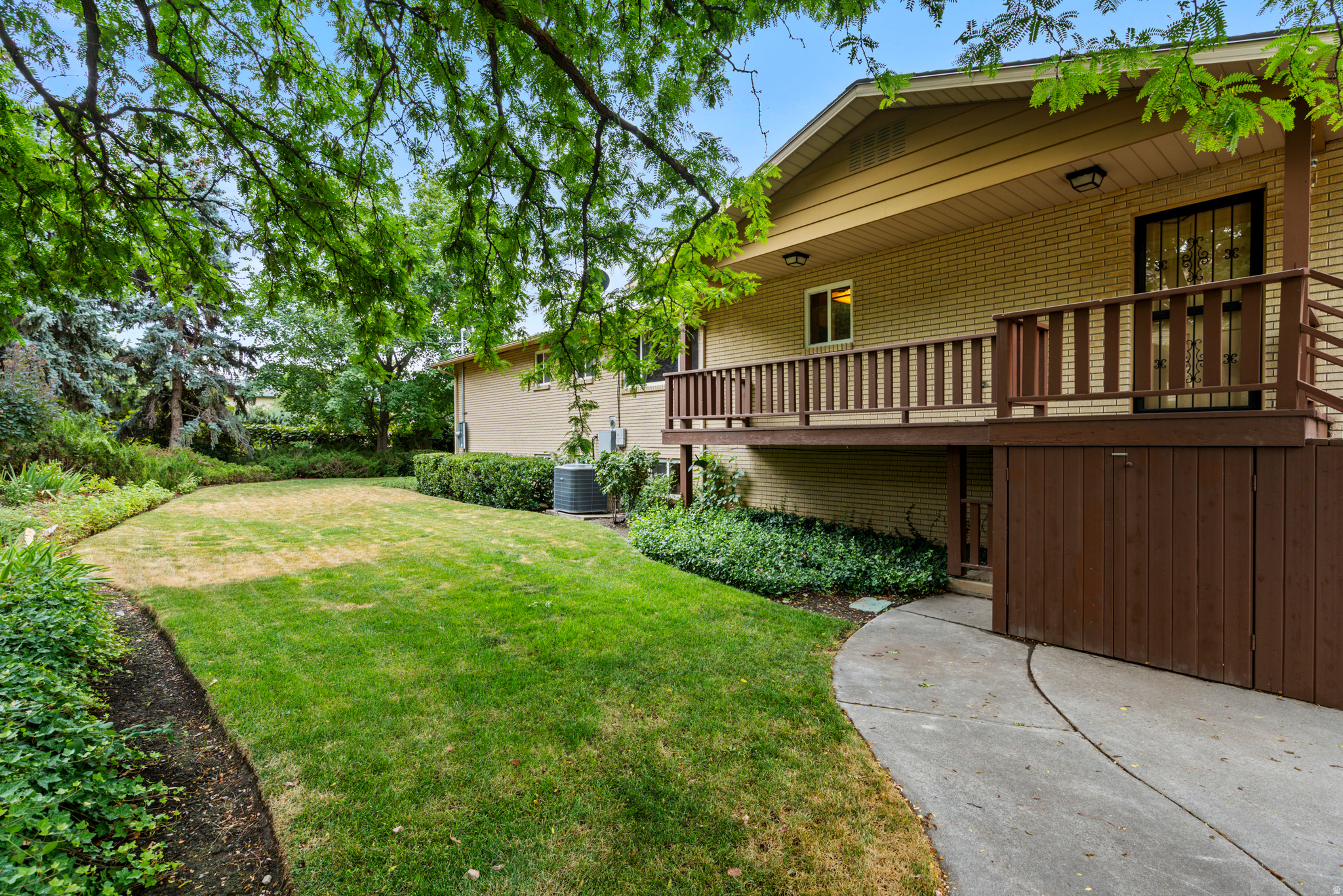 COLONIAL HEIGHTS - Residential