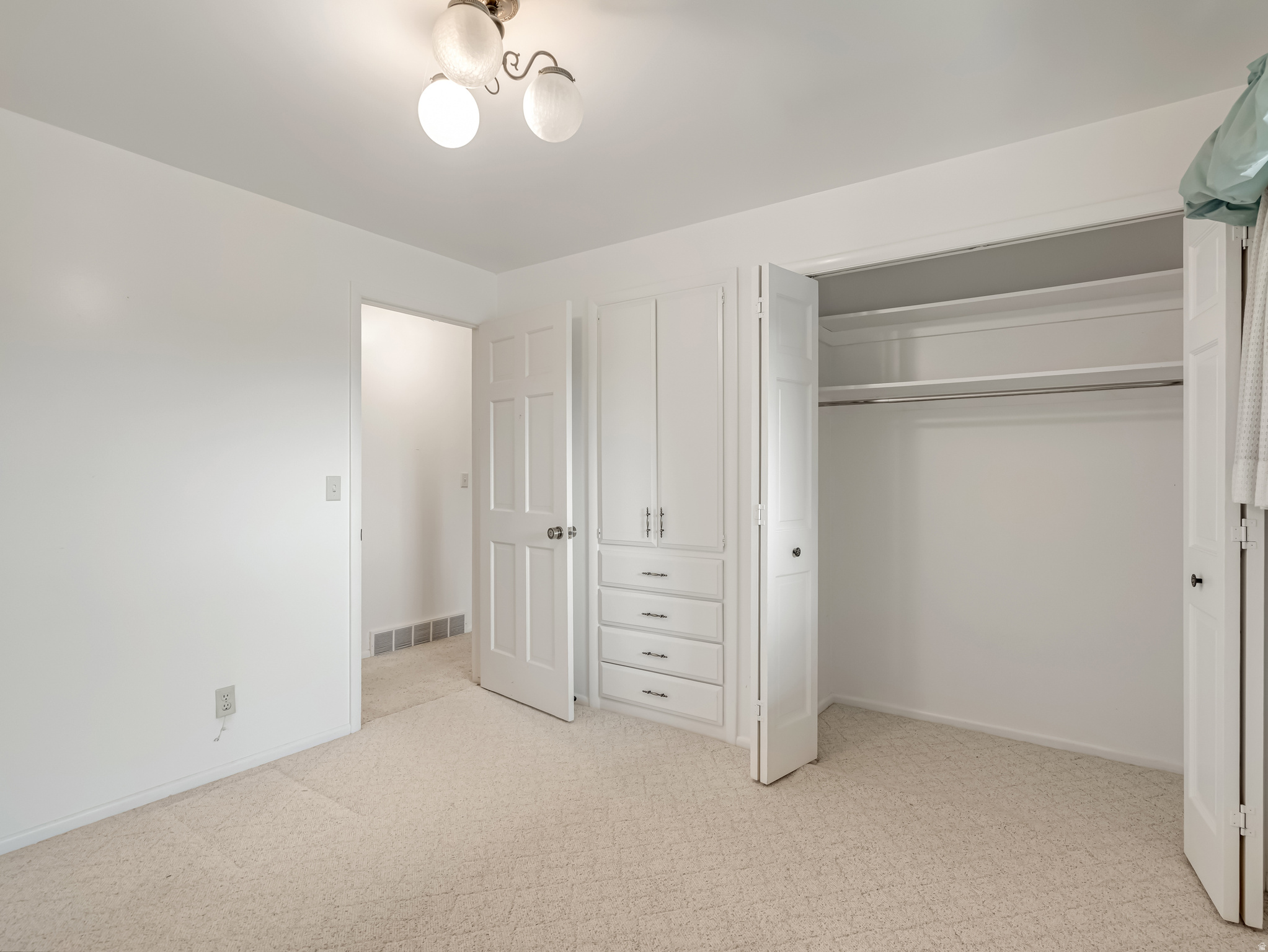 COLONIAL HEIGHTS - Residential