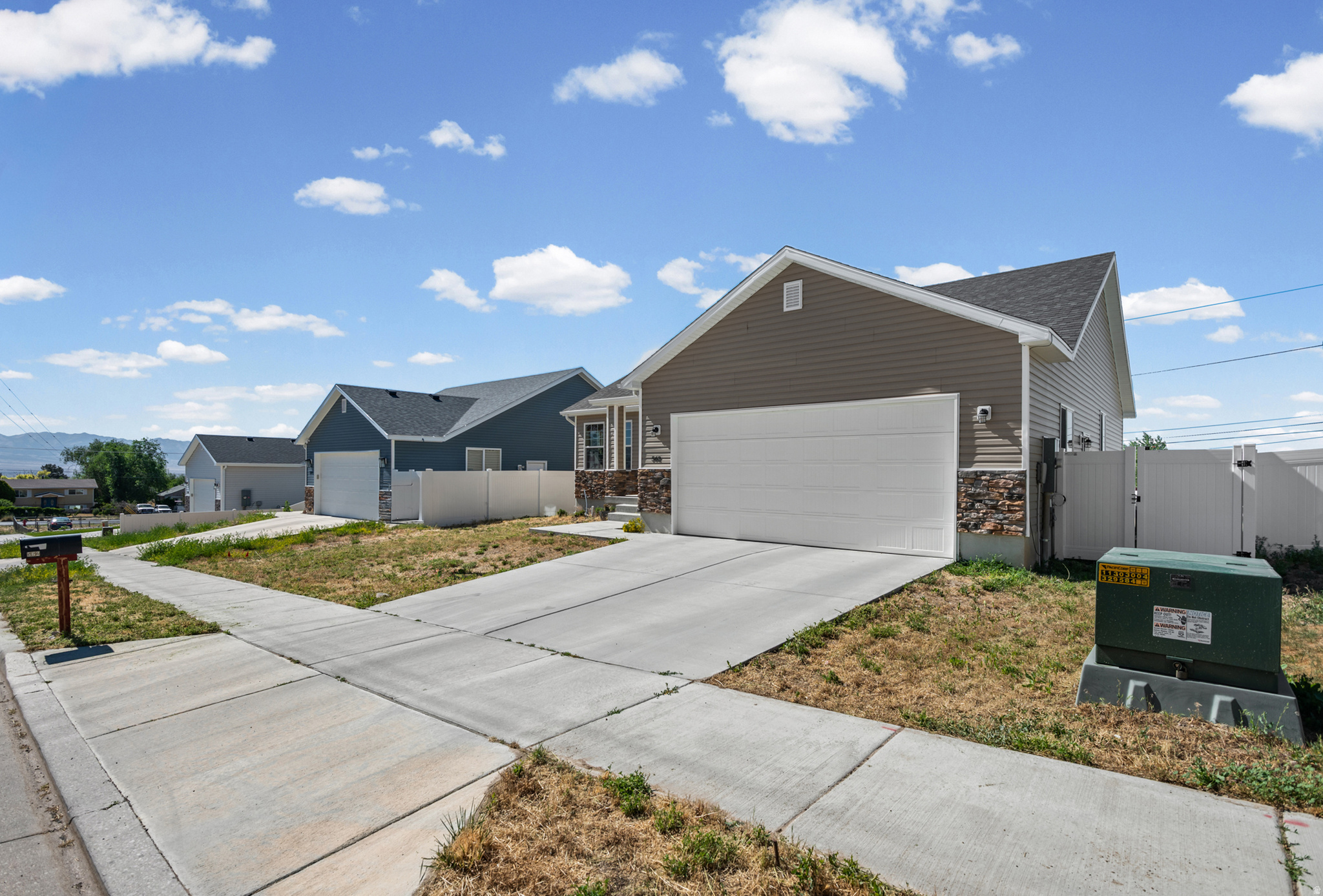 SETTLEMENT ACRES - Residential