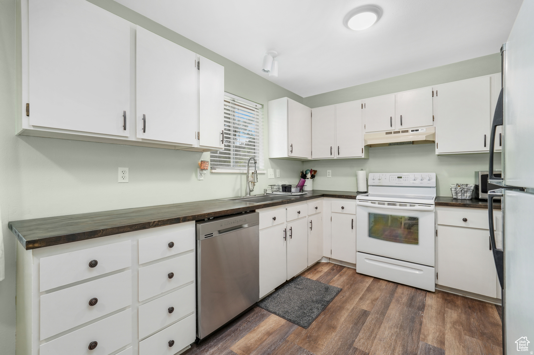 MEADOW LANE - Residential
