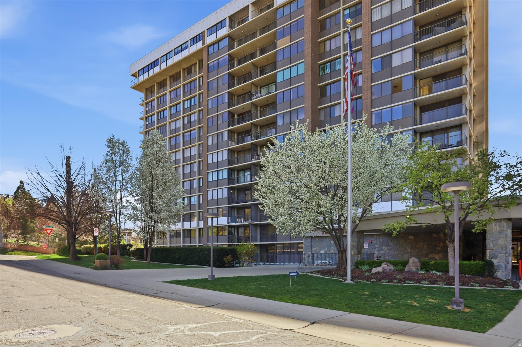 ZION SUMMIT CONDM - Residential