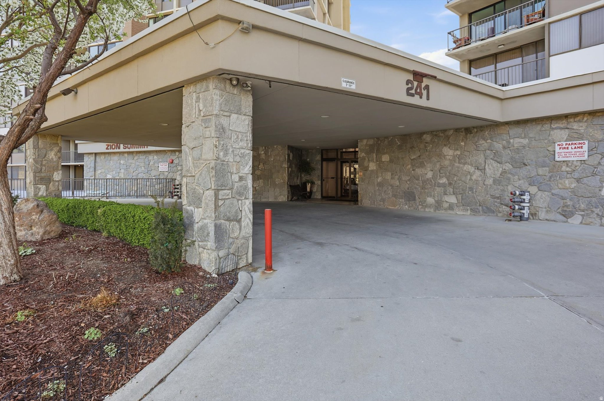 ZION SUMMIT CONDM - Residential