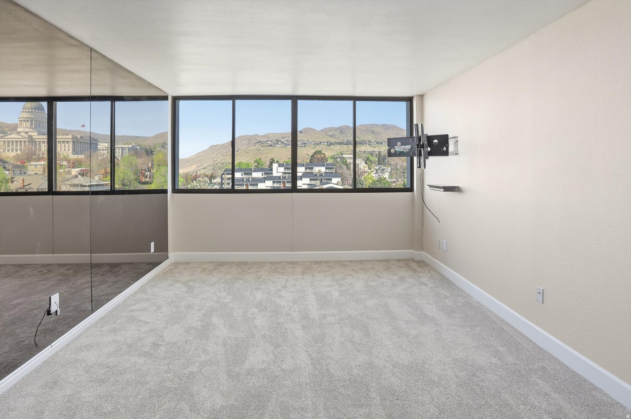 ZION SUMMIT CONDM - Residential