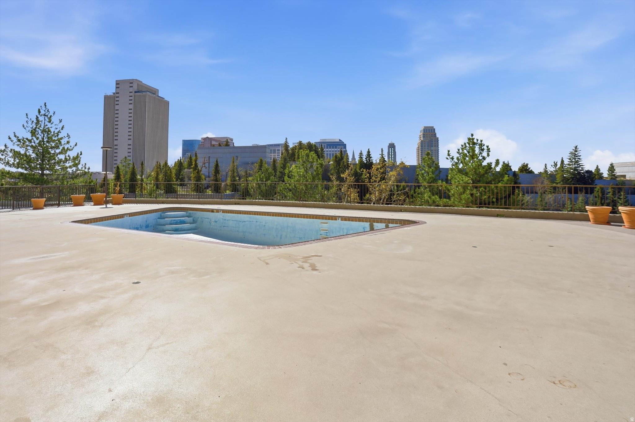 ZION SUMMIT CONDM - Residential