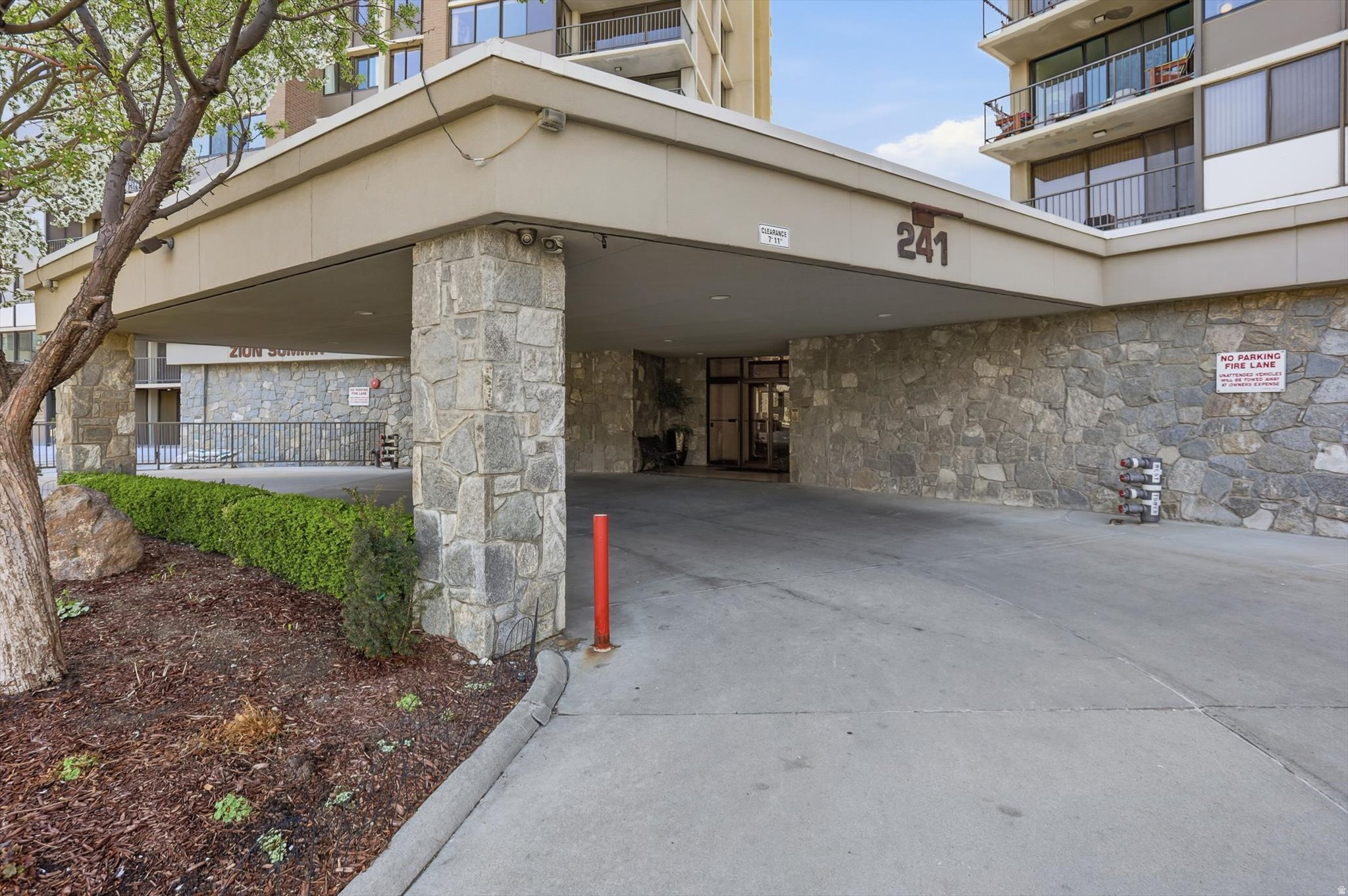 ZION SUMMIT CONDM - Residential