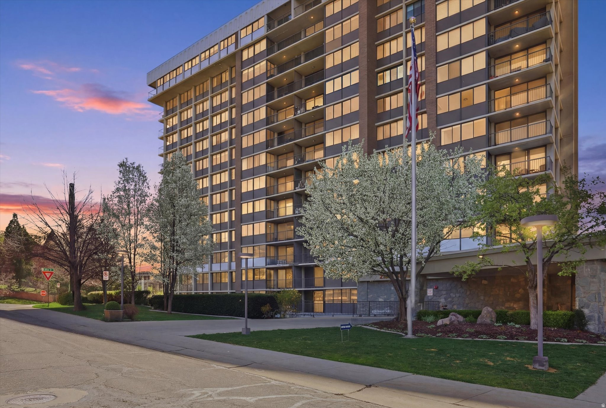 ZION SUMMIT CONDM - Residential