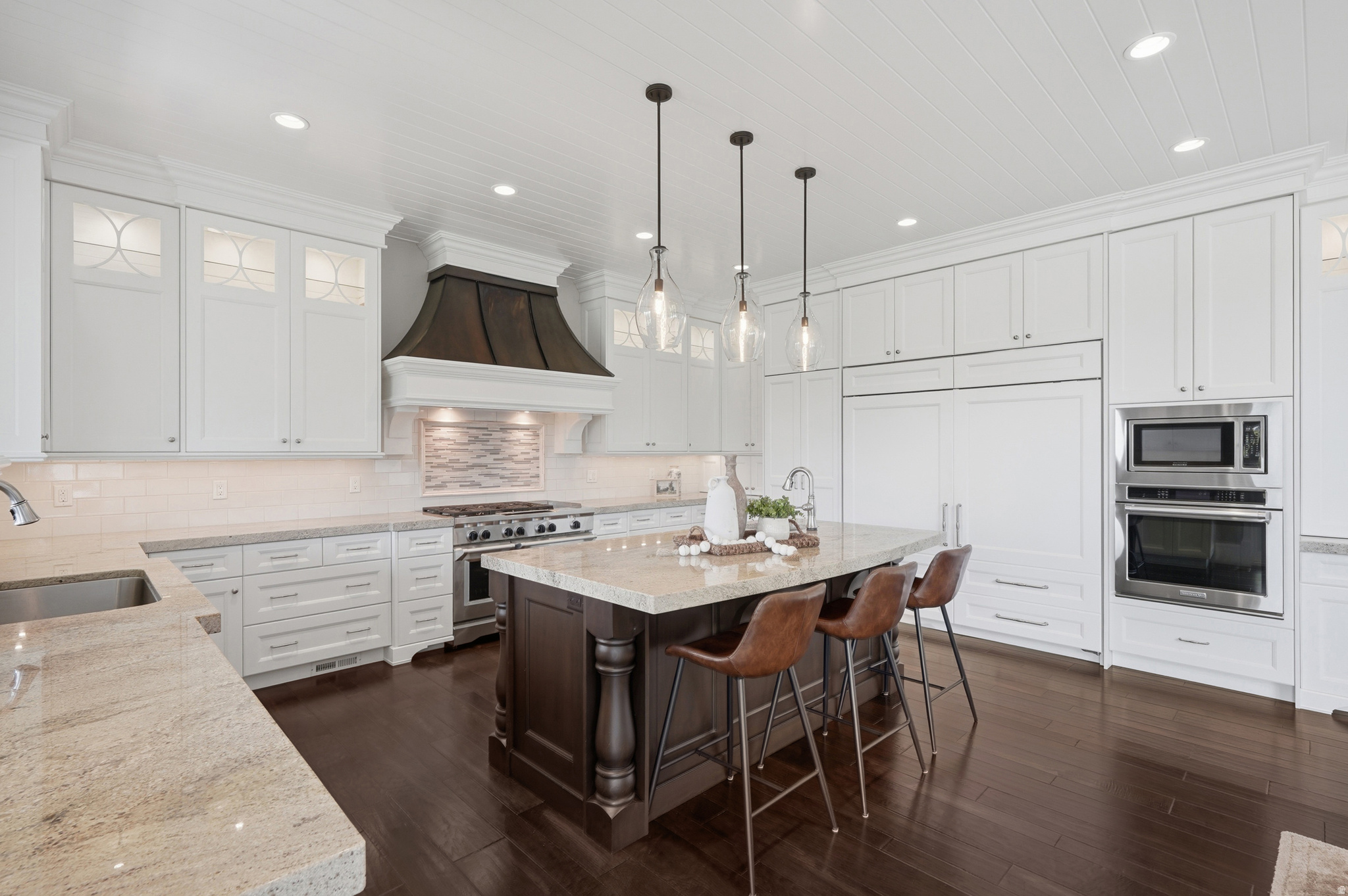 COUNTRY FRENCH ESTATES - Residential