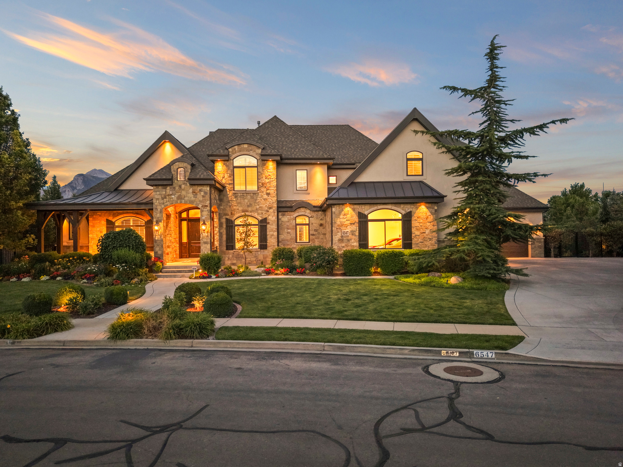 COUNTRY FRENCH ESTATES - Residential