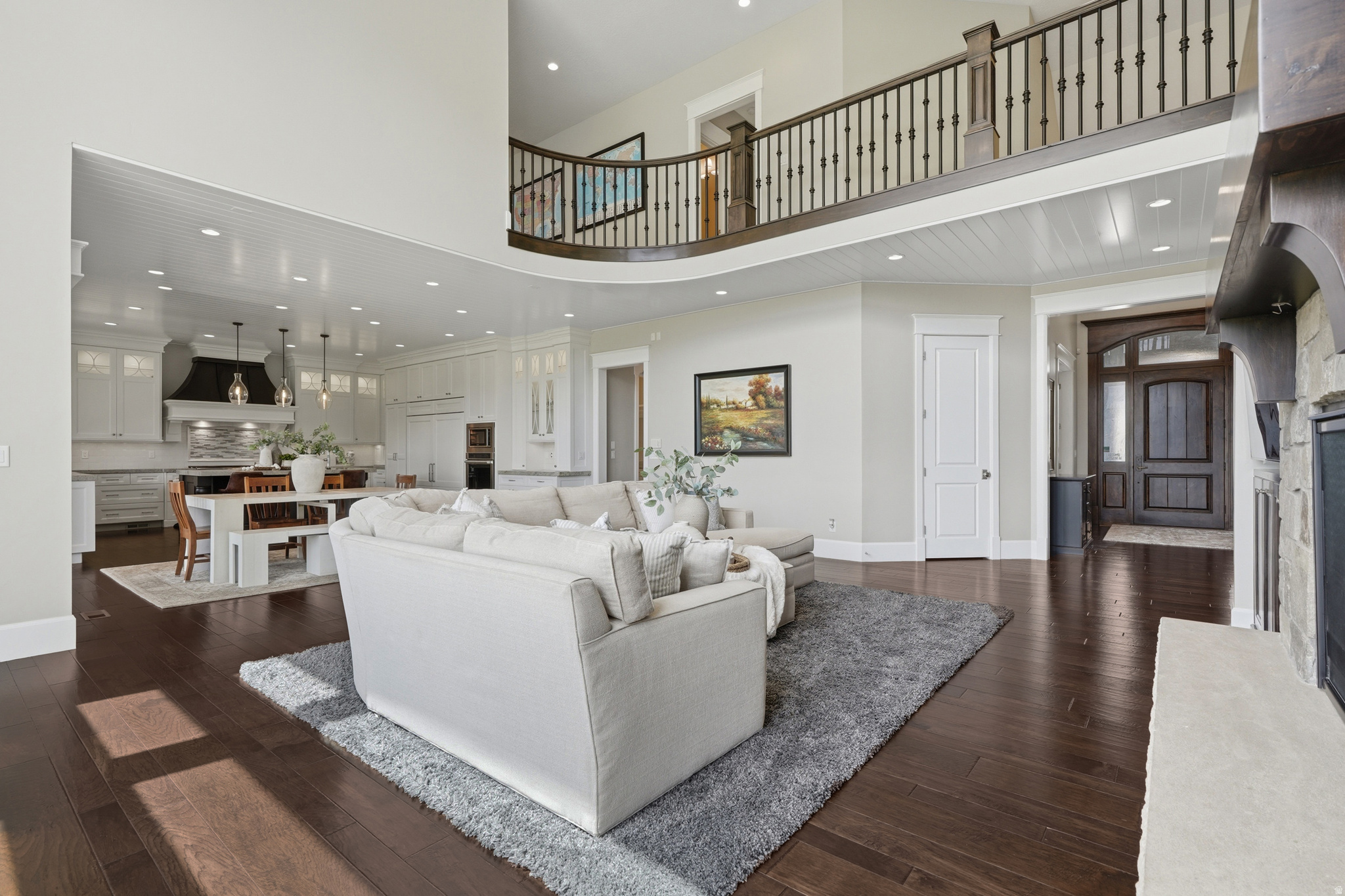 COUNTRY FRENCH ESTATES - Residential