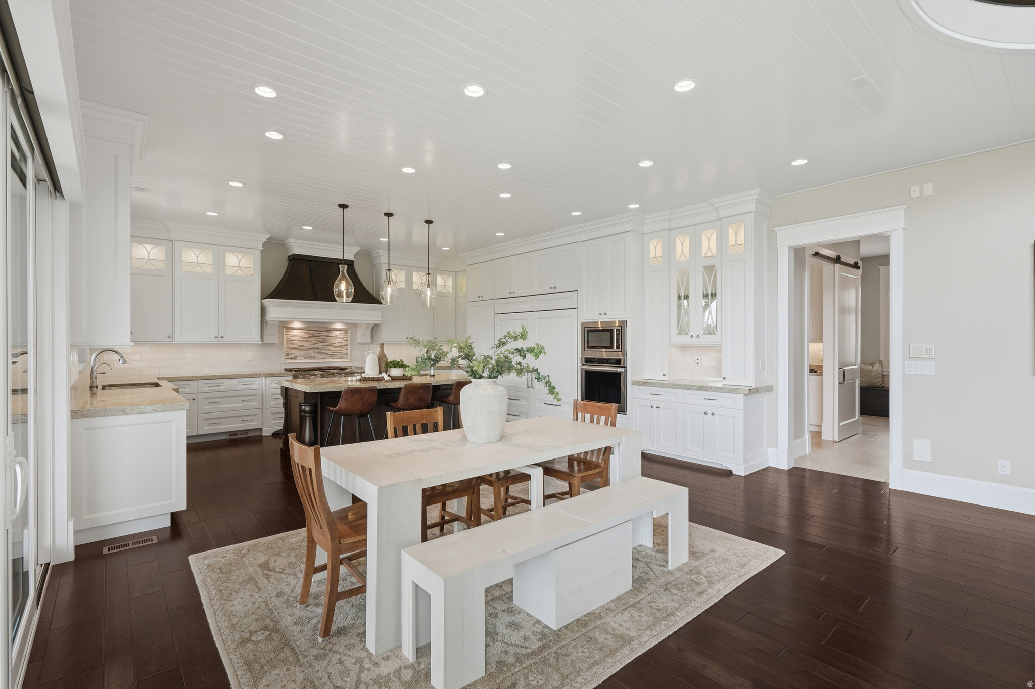COUNTRY FRENCH ESTATES - Residential