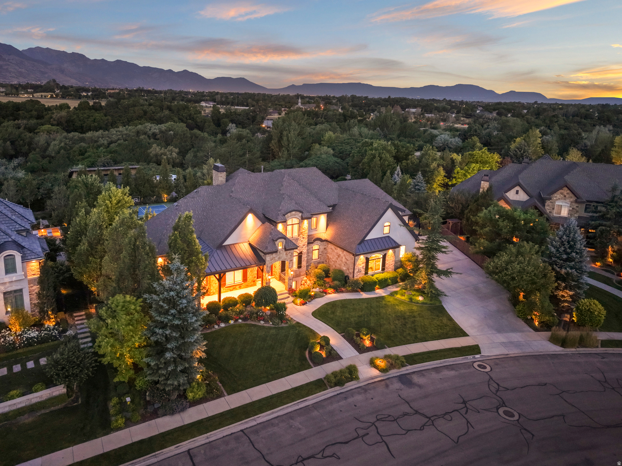 COUNTRY FRENCH ESTATES - Residential