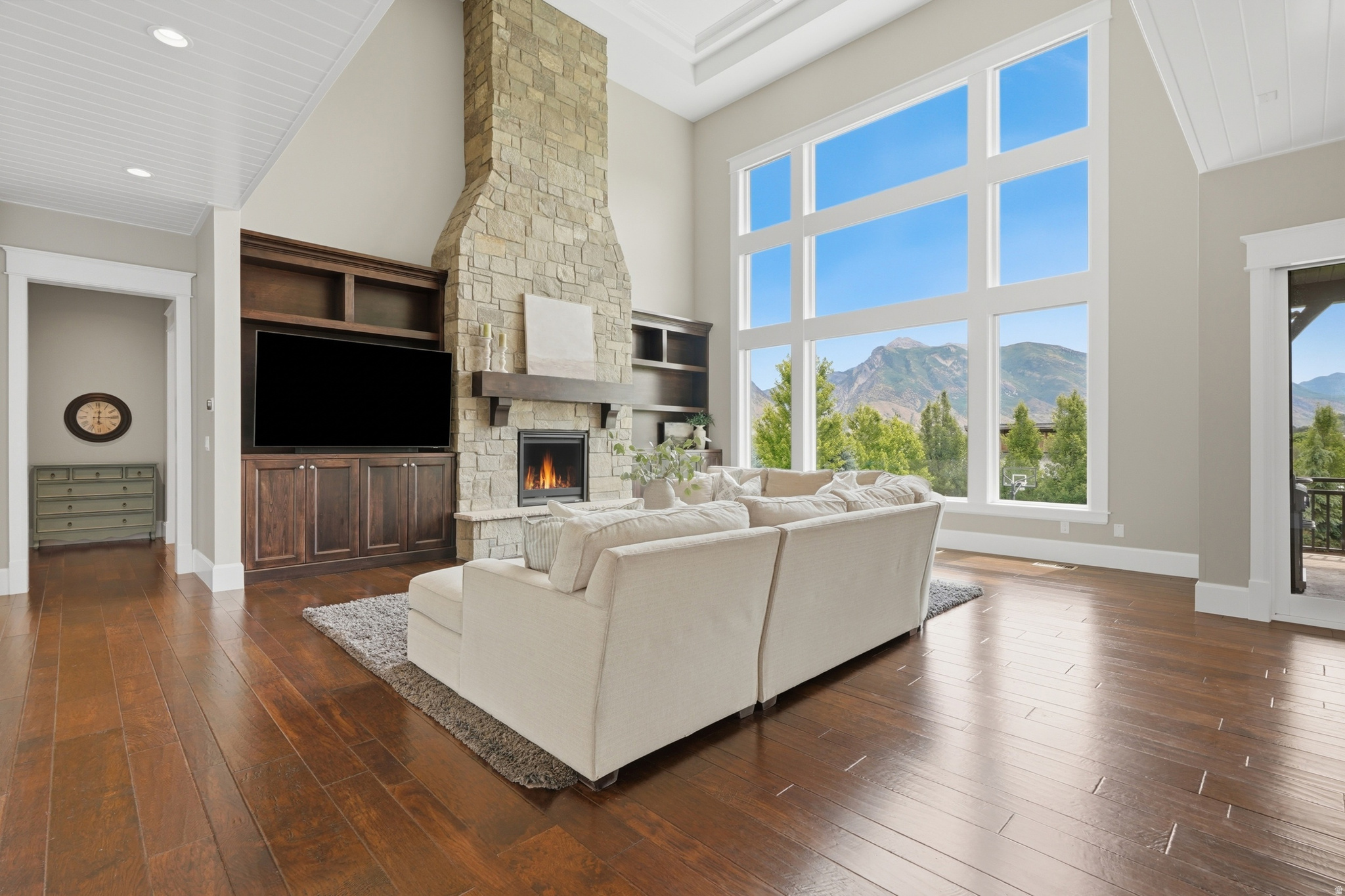 COUNTRY FRENCH ESTATES - Residential