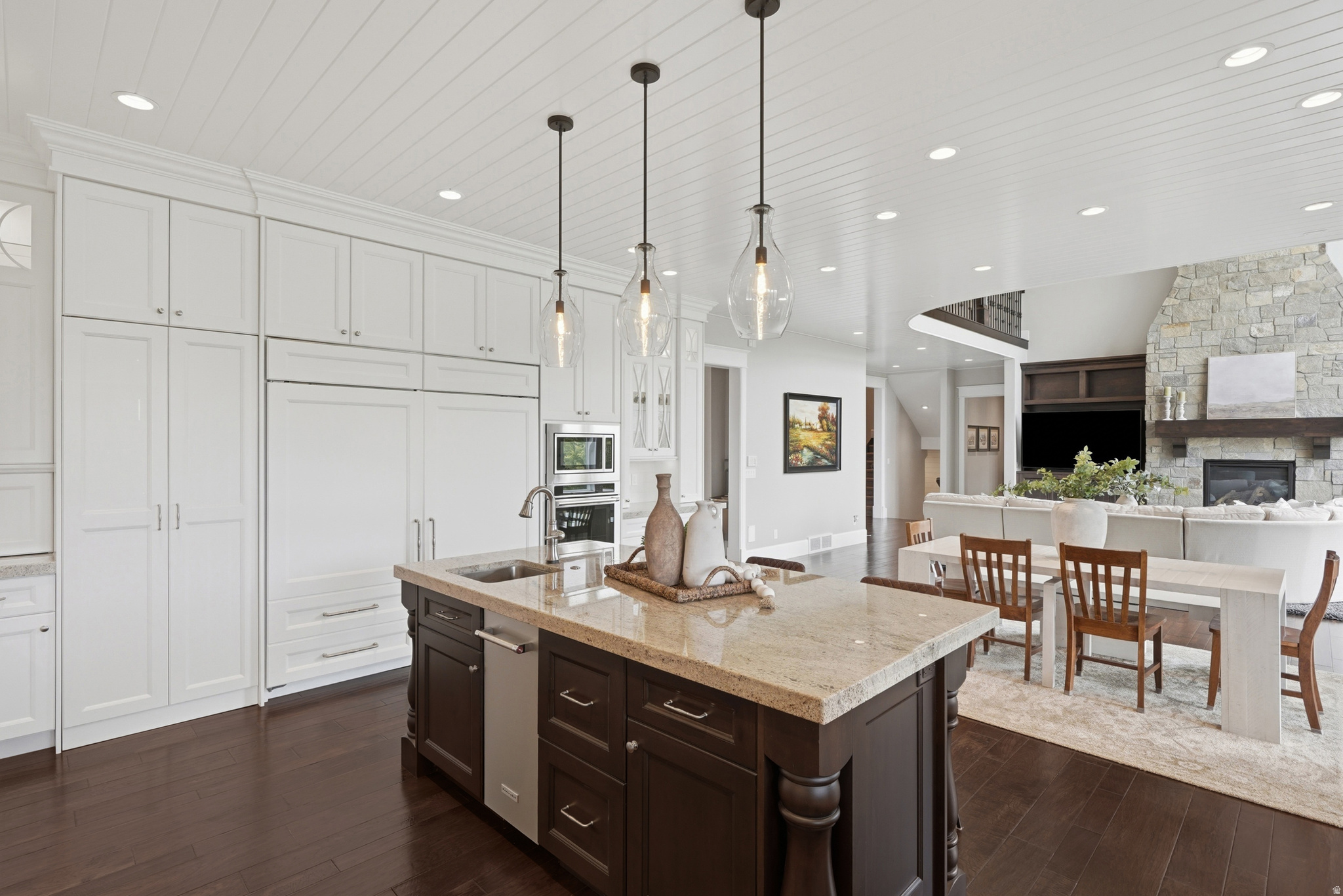 COUNTRY FRENCH ESTATES - Residential