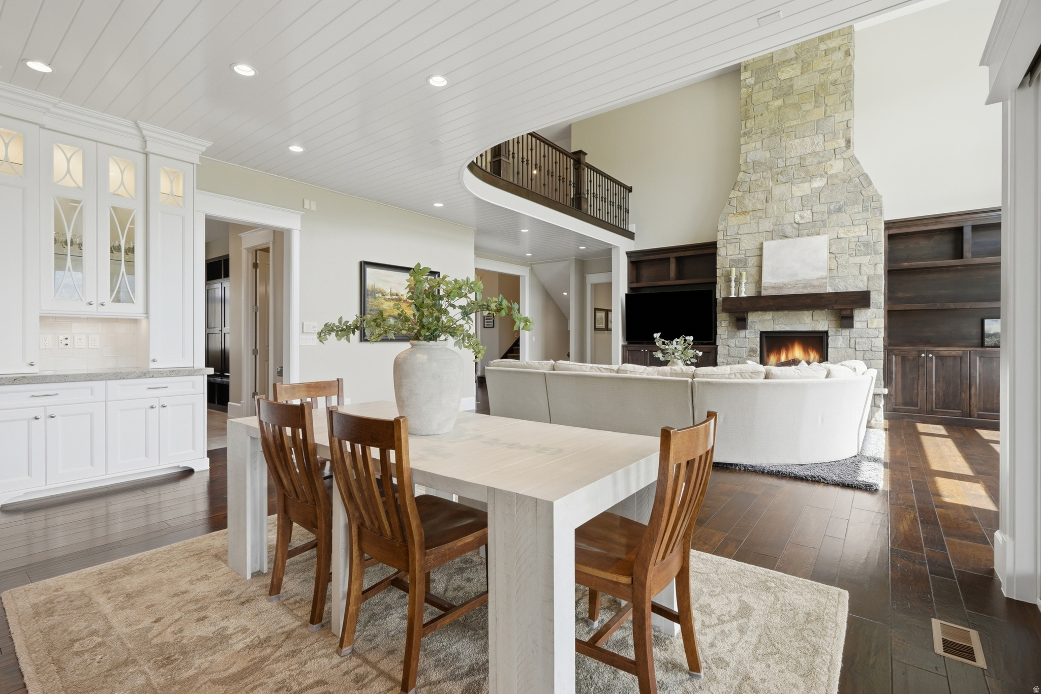 COUNTRY FRENCH ESTATES - Residential