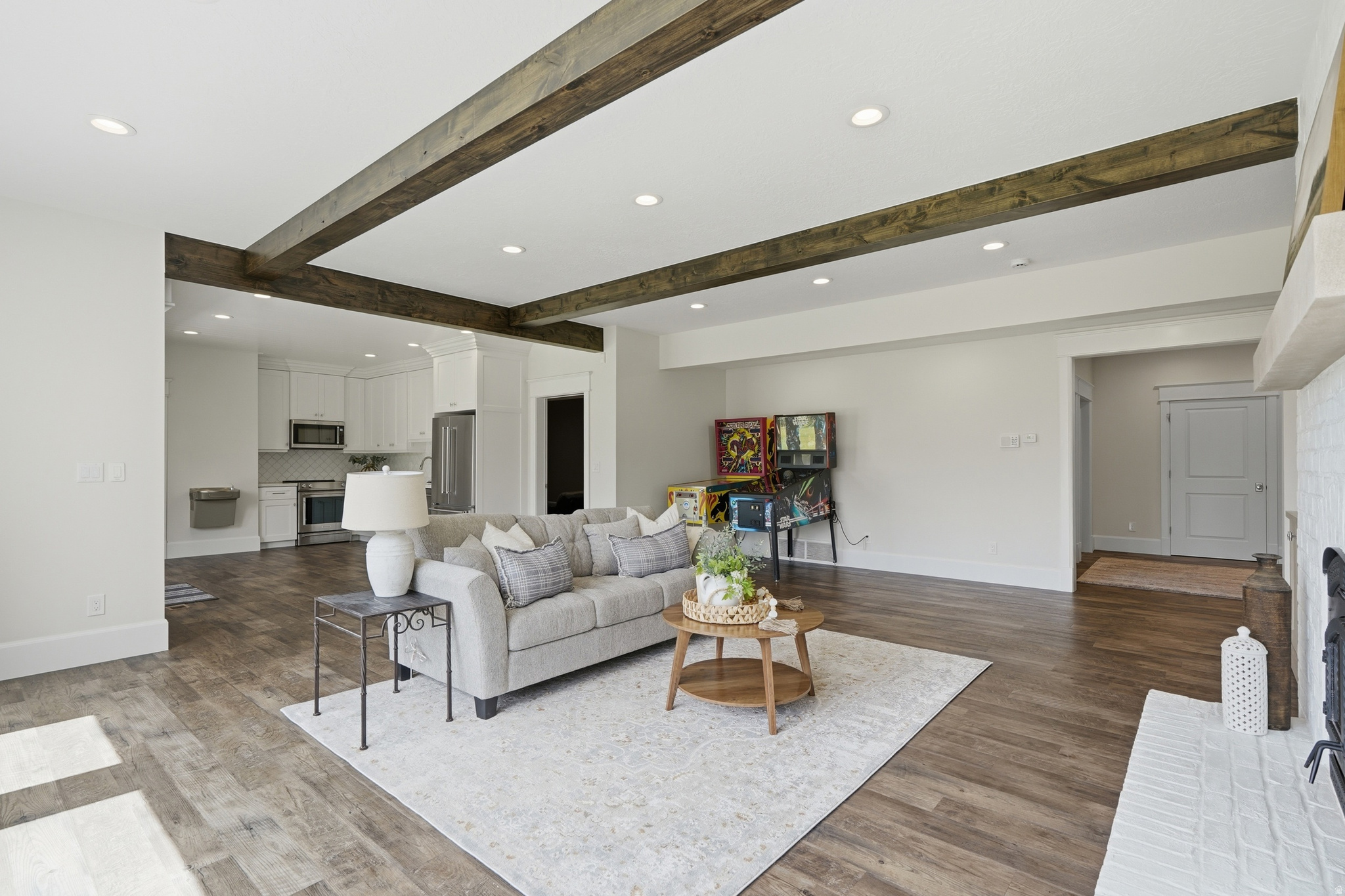 COUNTRY FRENCH ESTATES - Residential