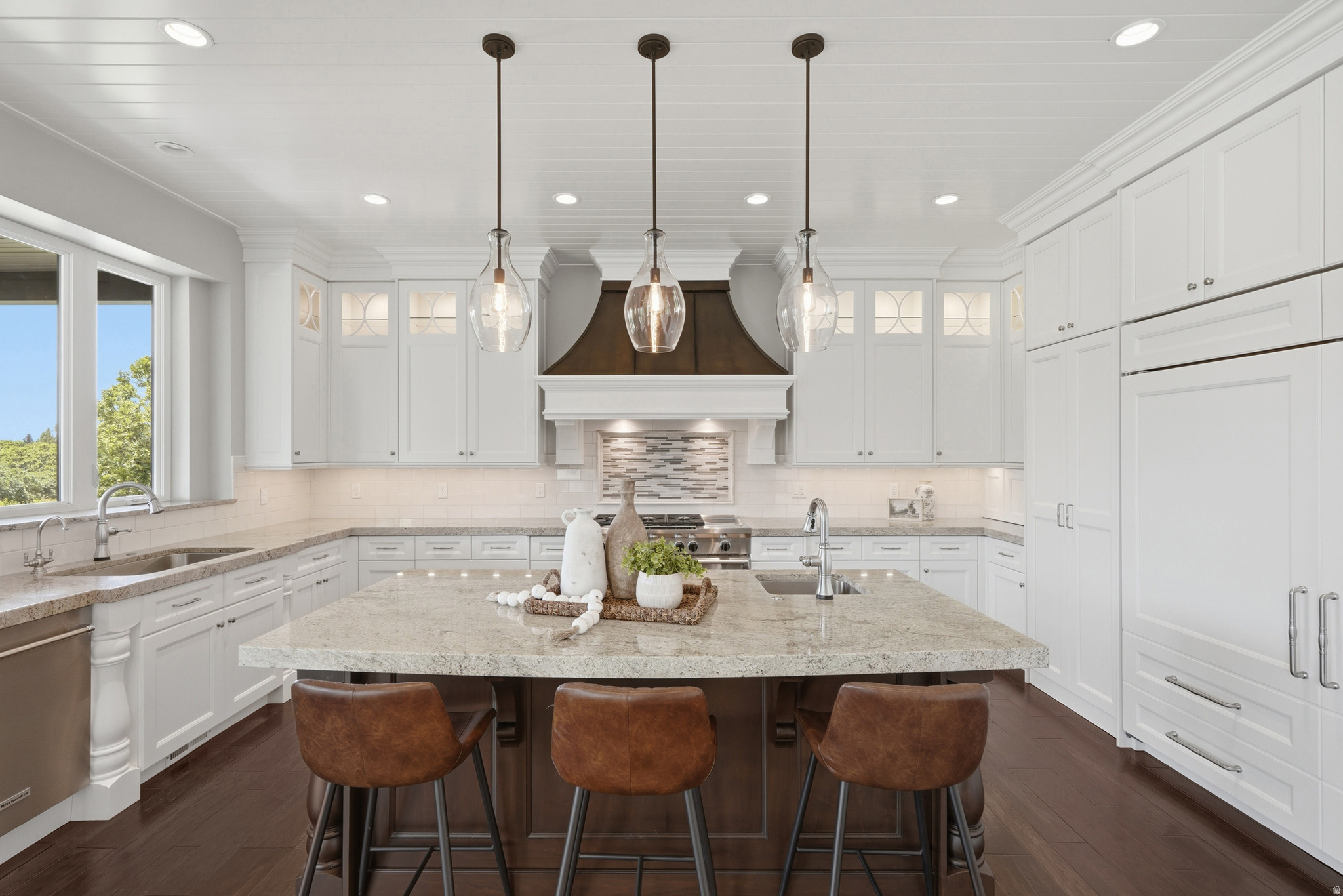 COUNTRY FRENCH ESTATES - Residential