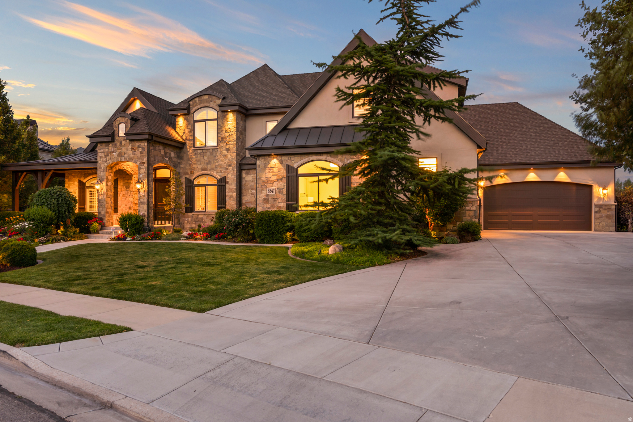 COUNTRY FRENCH ESTATES - Residential