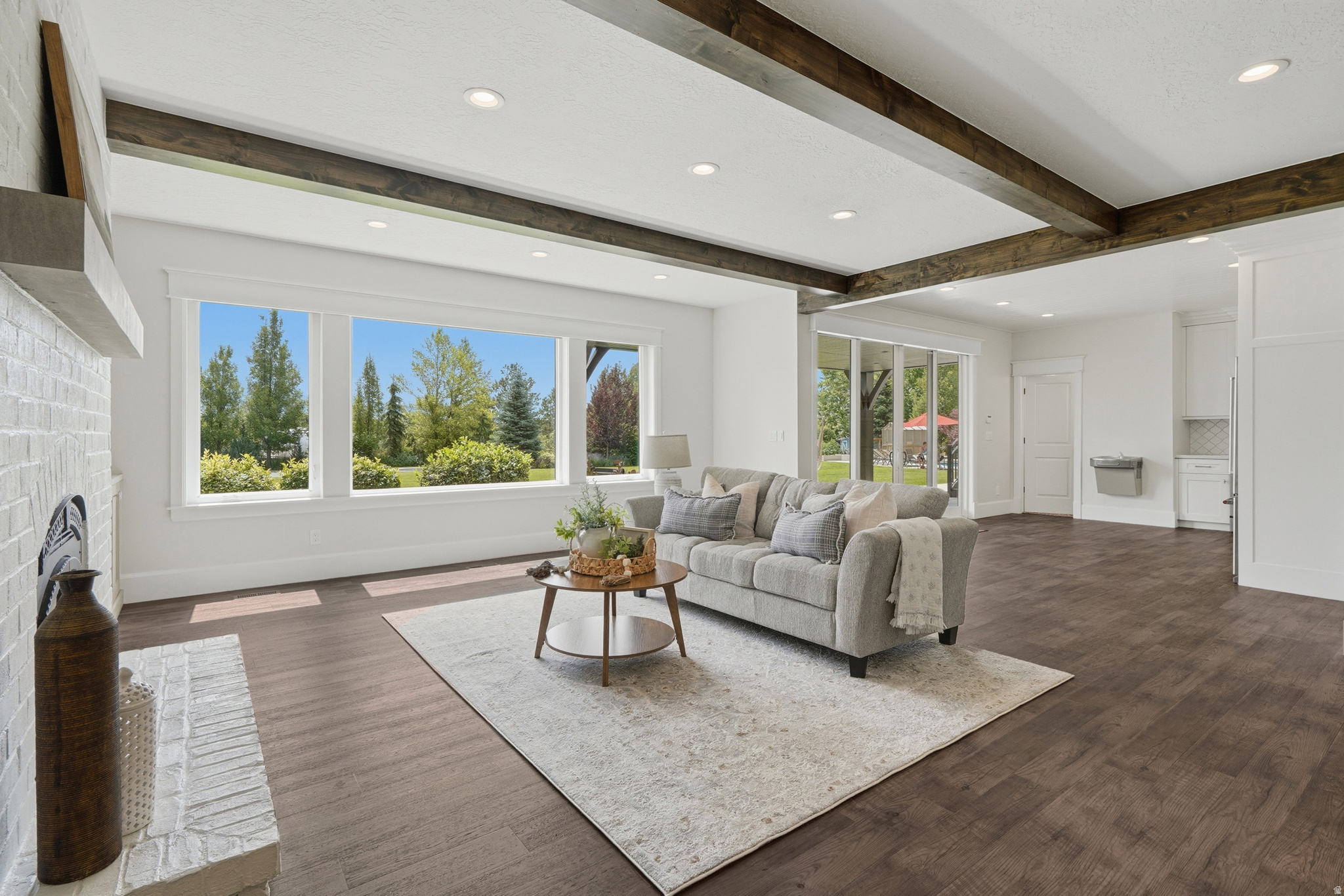 COUNTRY FRENCH ESTATES - Residential