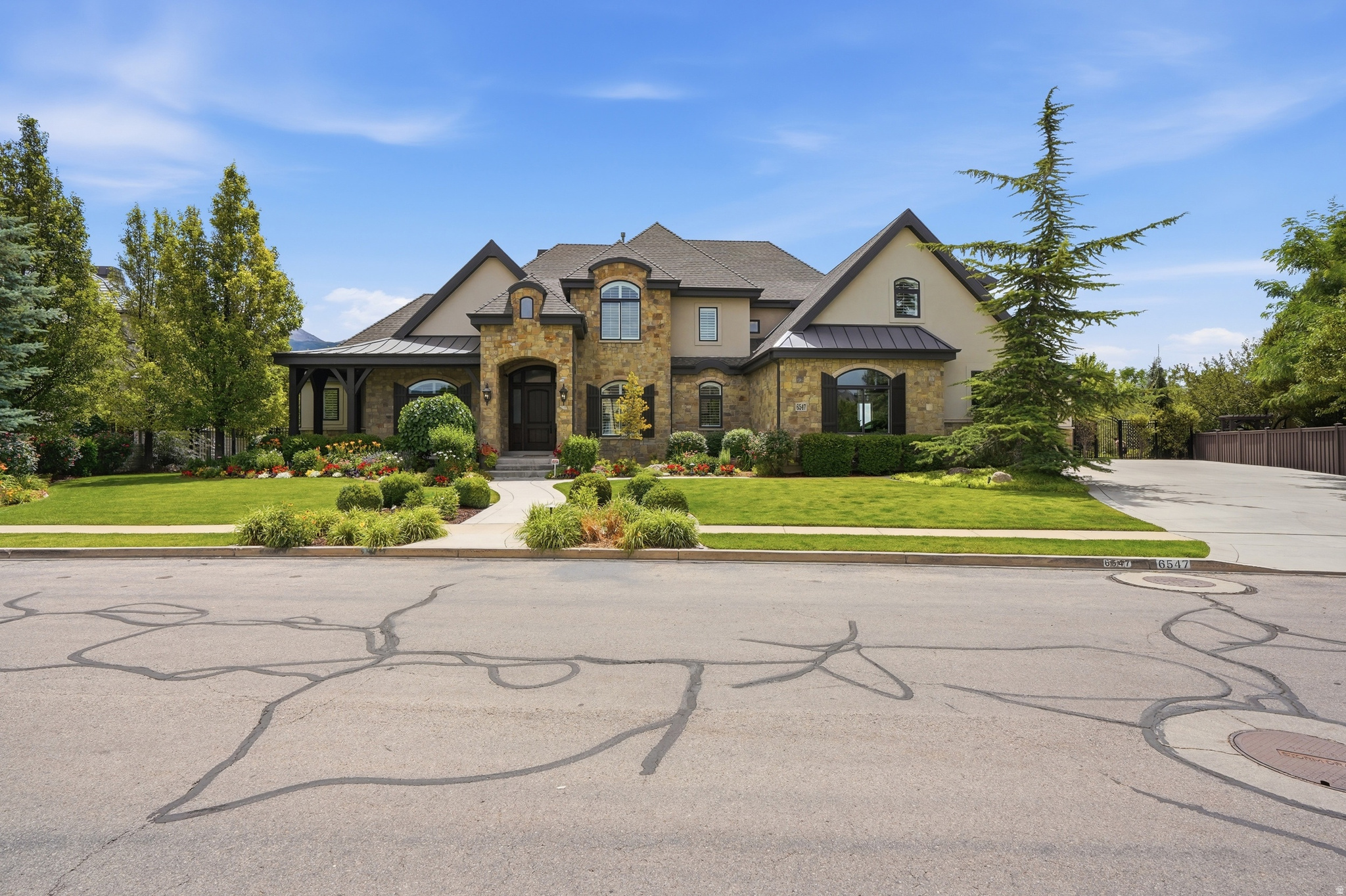 COUNTRY FRENCH ESTATES - Residential