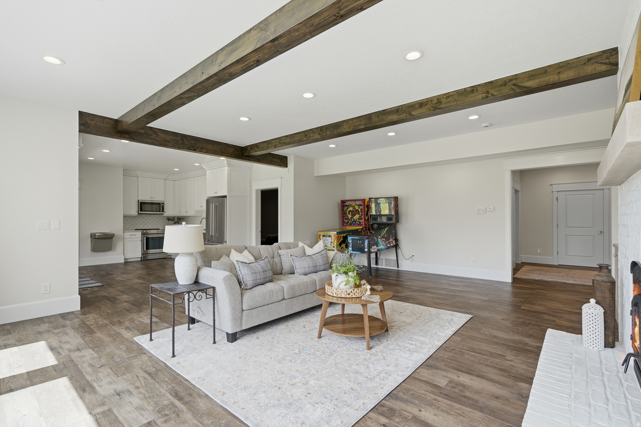 COUNTRY FRENCH ESTATES - Residential