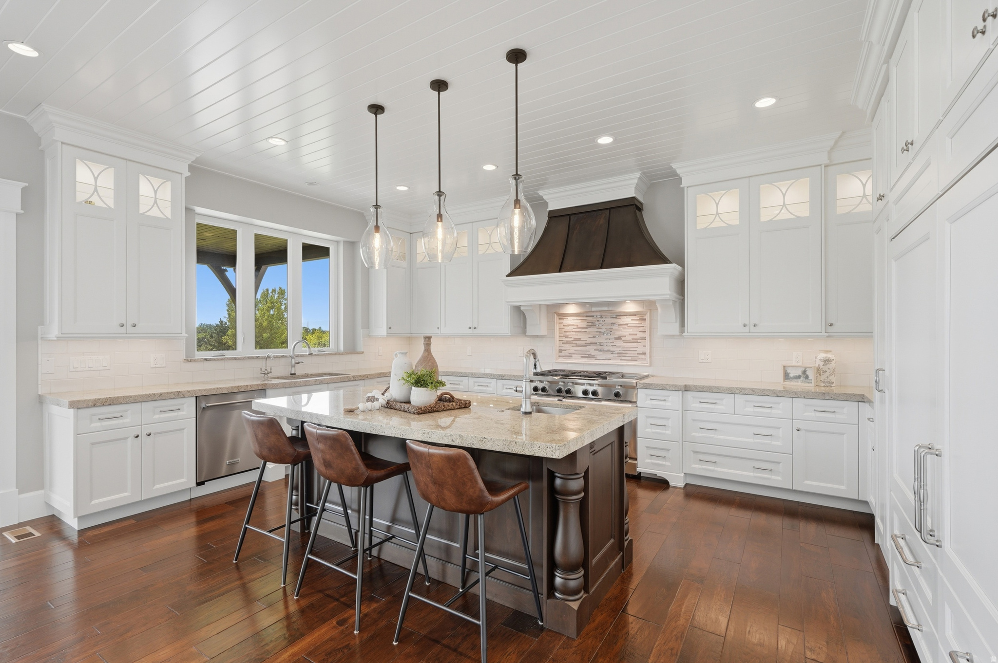 COUNTRY FRENCH ESTATES - Residential