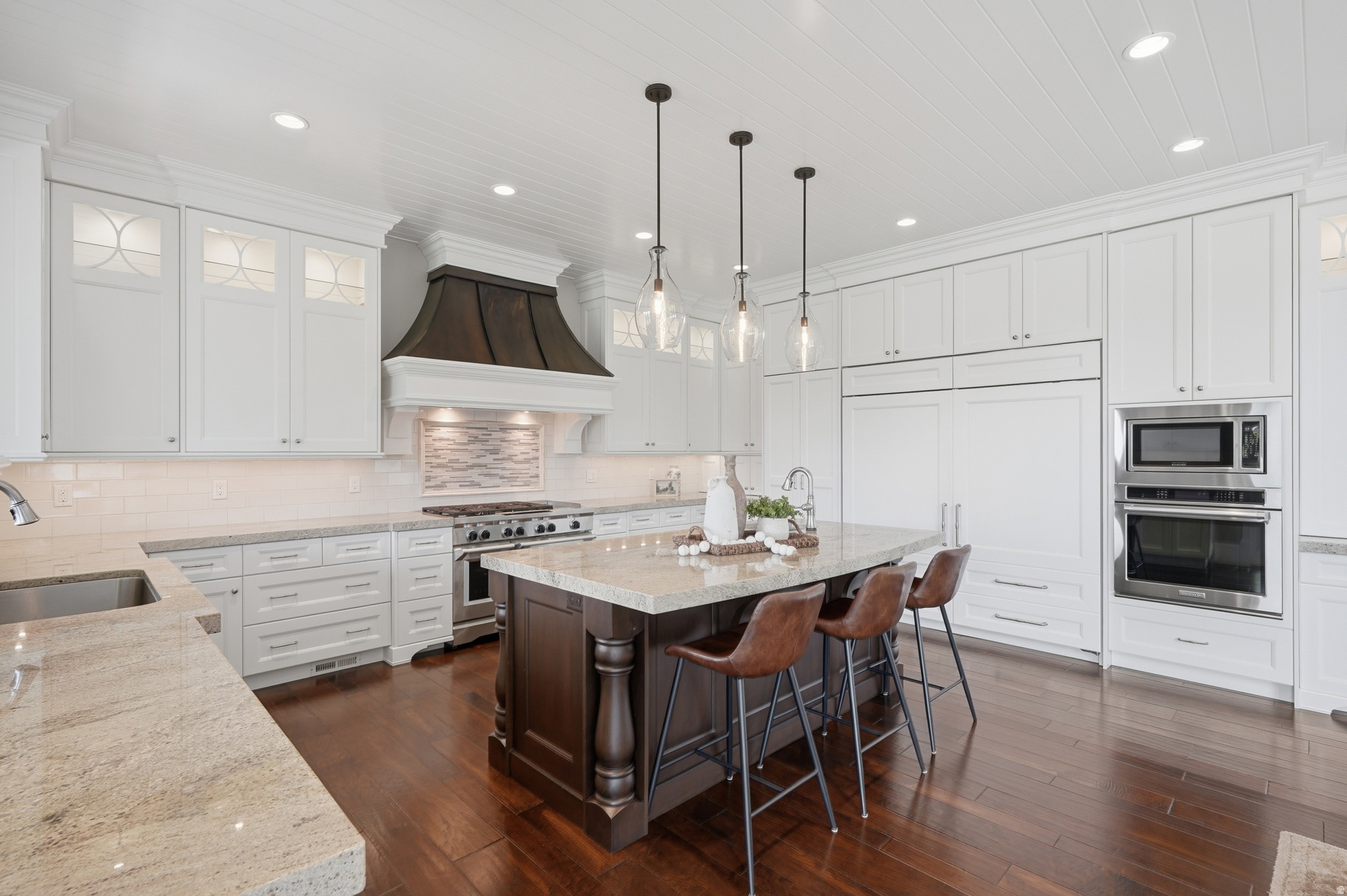 COUNTRY FRENCH ESTATES - Residential