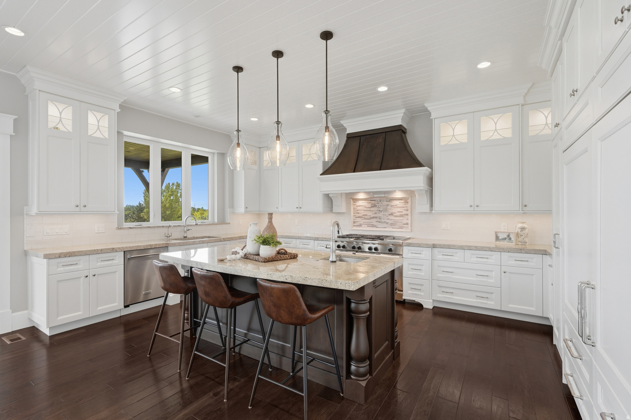 COUNTRY FRENCH ESTATES - Residential