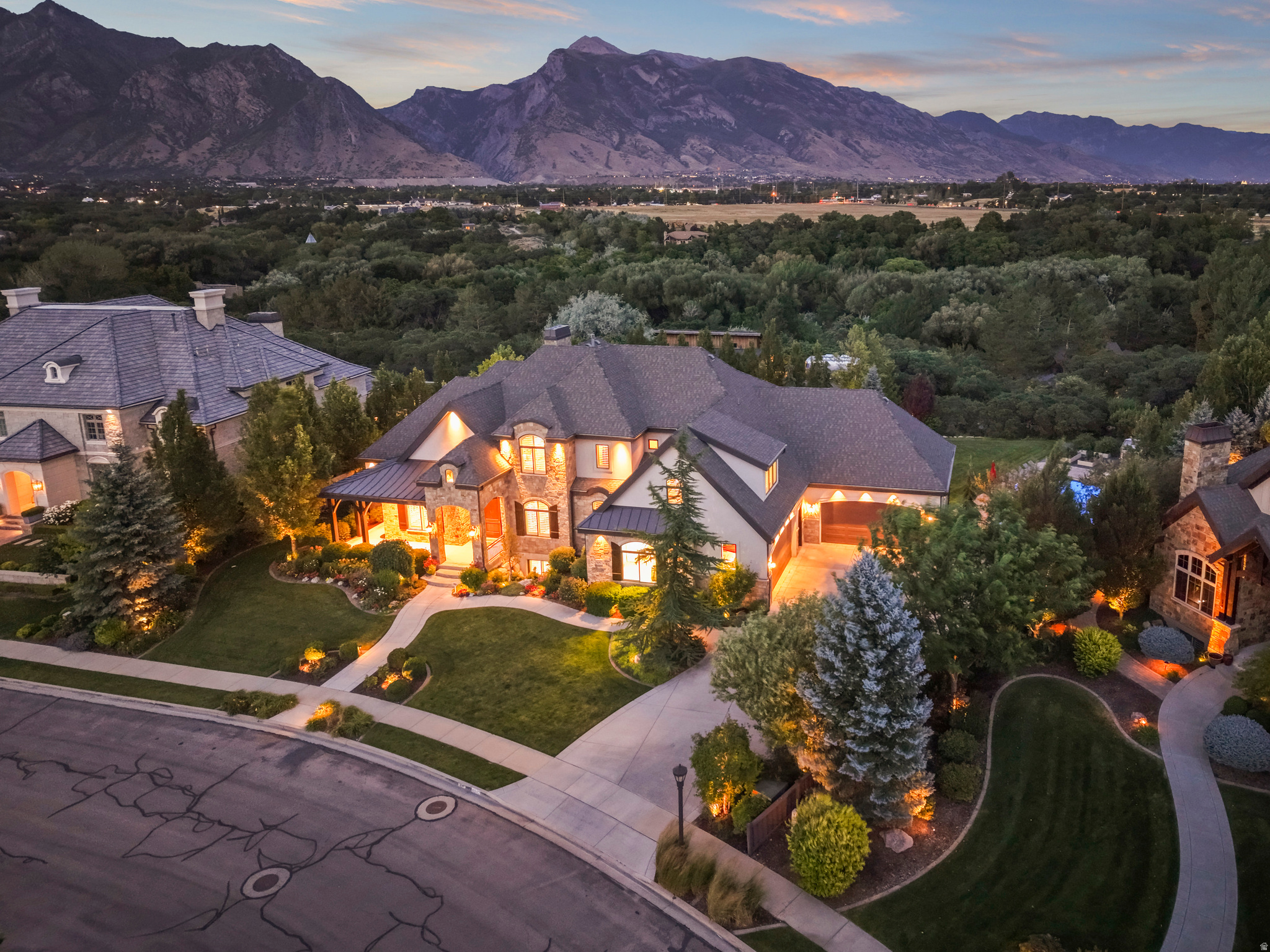 COUNTRY FRENCH ESTATES - Residential
