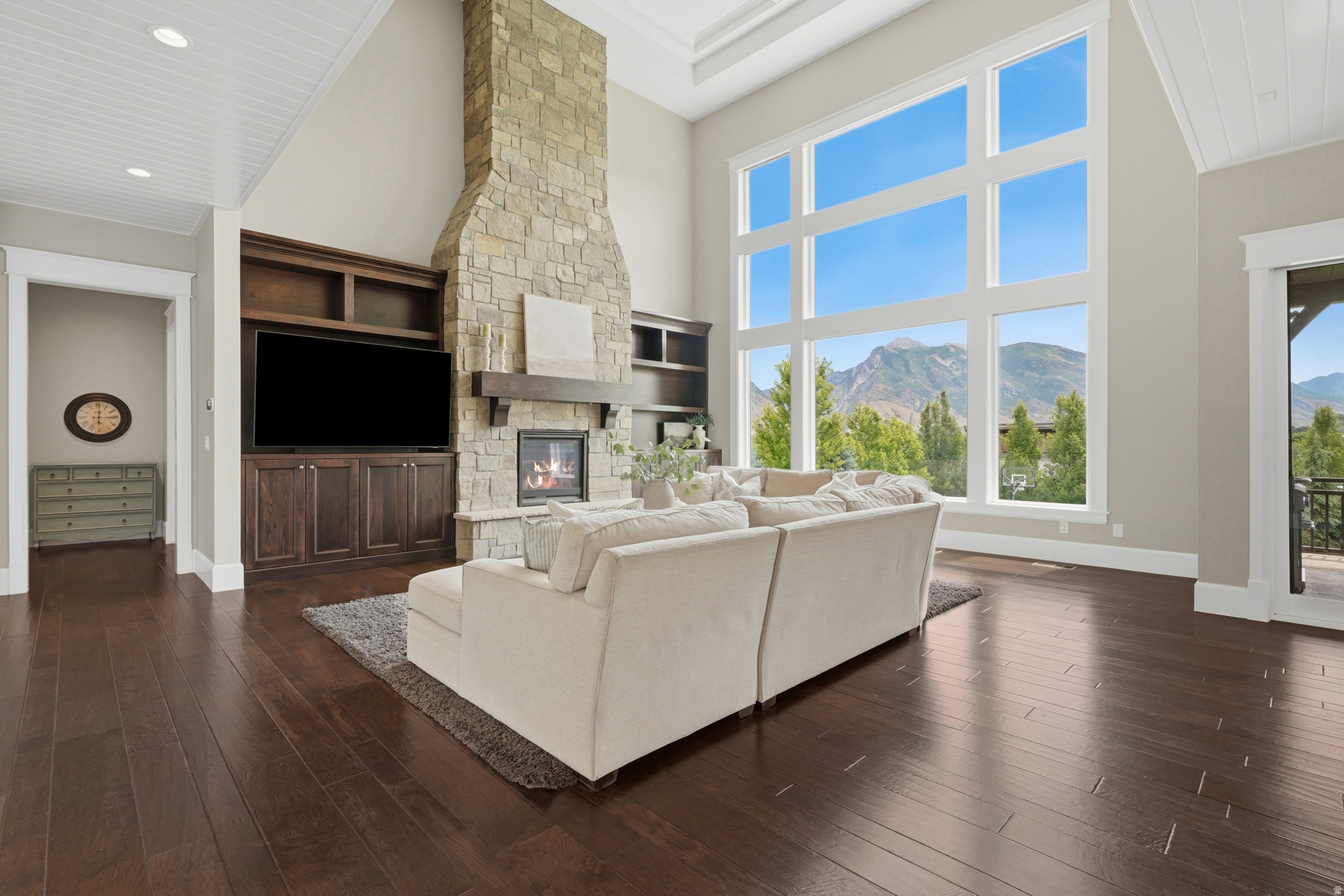 COUNTRY FRENCH ESTATES - Residential